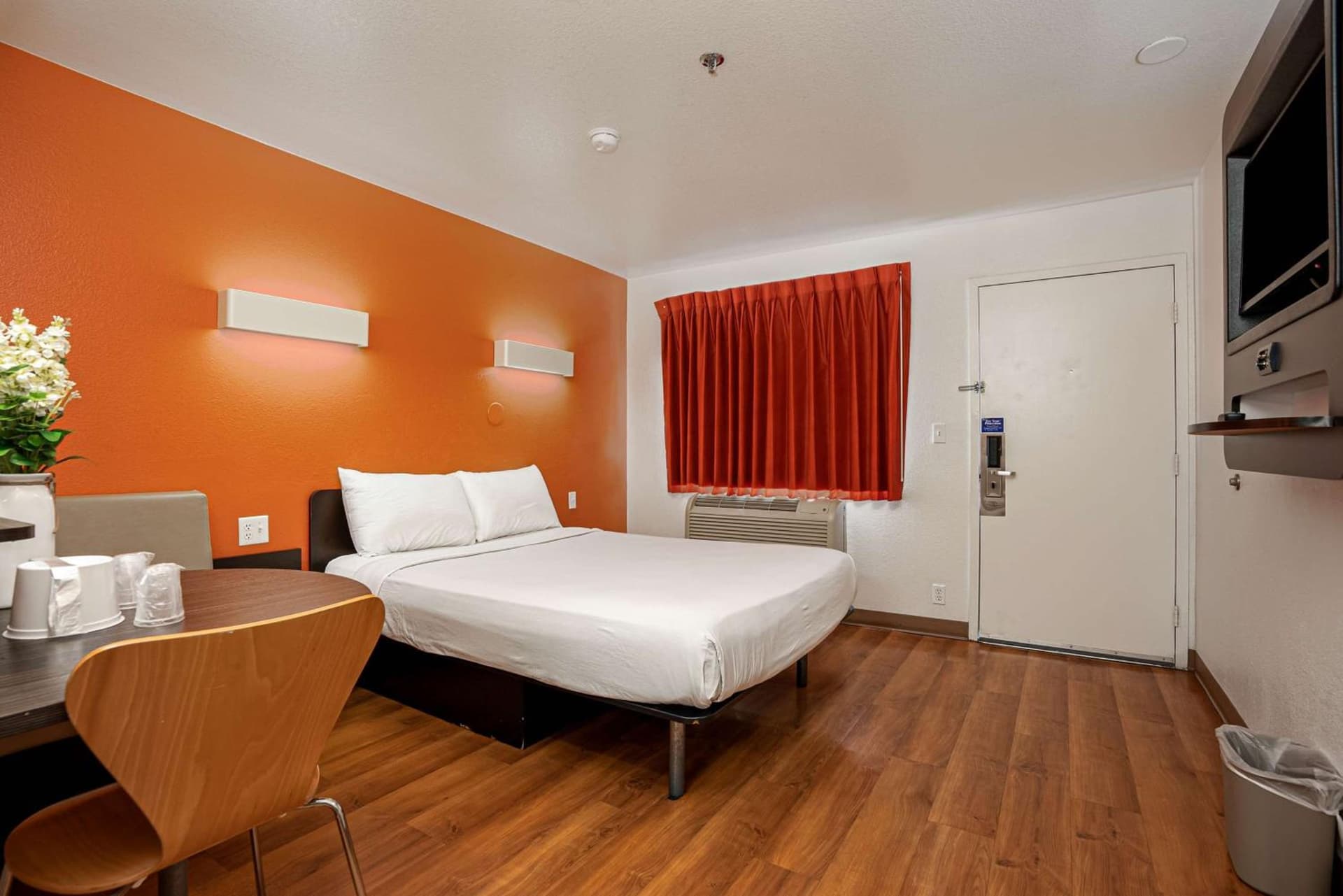 Motel 6-Temecula, CA - Historic Old Town gallery photo in Temecula, CA — image 9