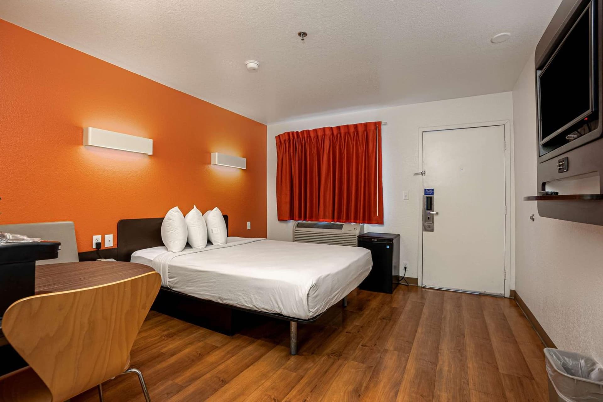 Motel 6-Temecula, CA - Historic Old Town gallery photo in Temecula, CA — image 6