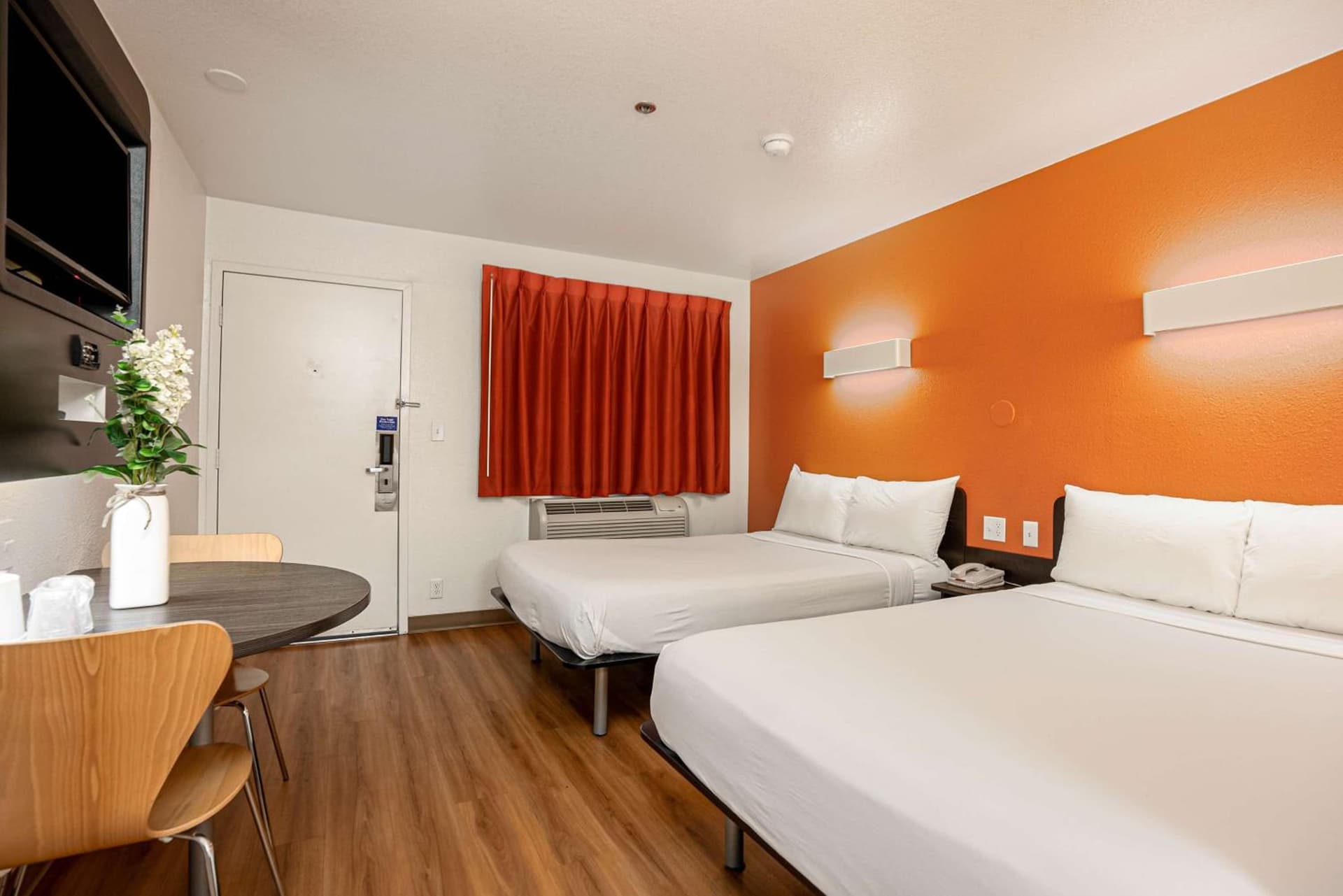 Motel 6-Temecula, CA - Historic Old Town gallery photo in Temecula, CA — image 4