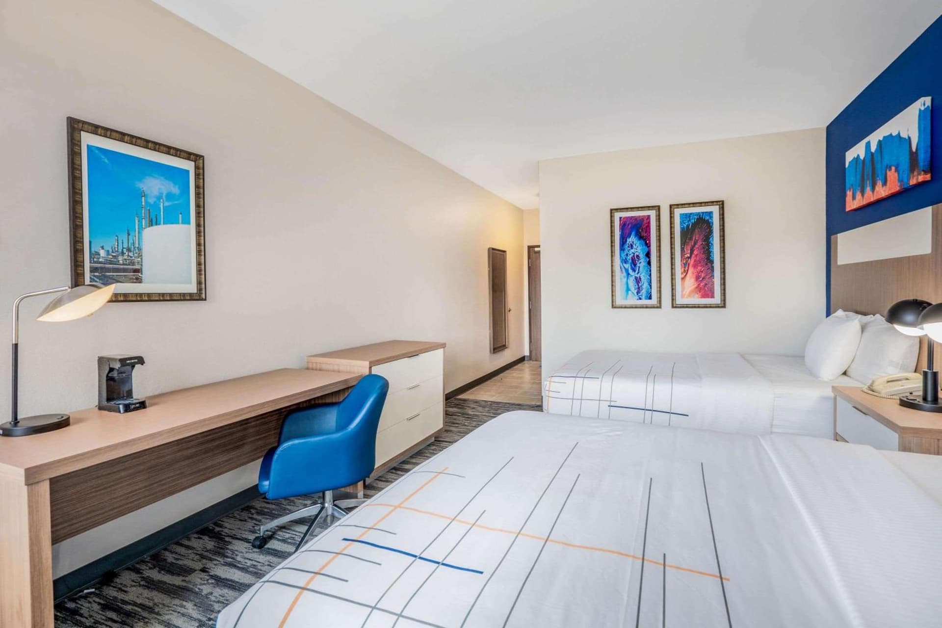 La Quinta Inn & Suites by Wyndham Katy property views in Katy, TX — gallery photo 3