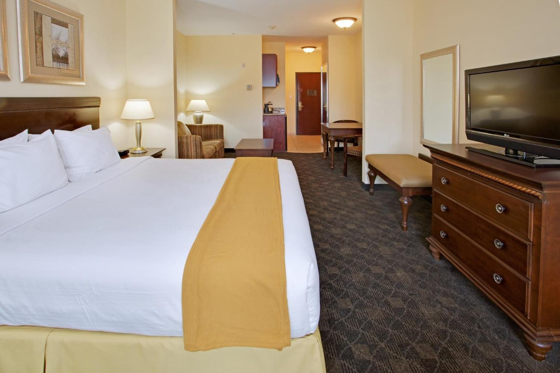 Holiday Inn Express Pearland by IHG gallery photo in Pearland, TX — image 36