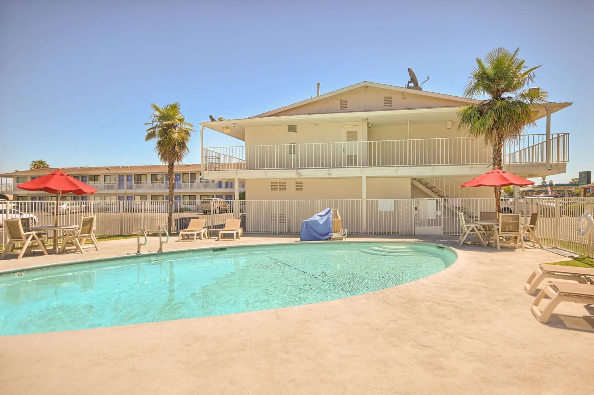 Motel 6-Fresno, CA - Blackstone North gallery photo in Fresno, CA — image 6