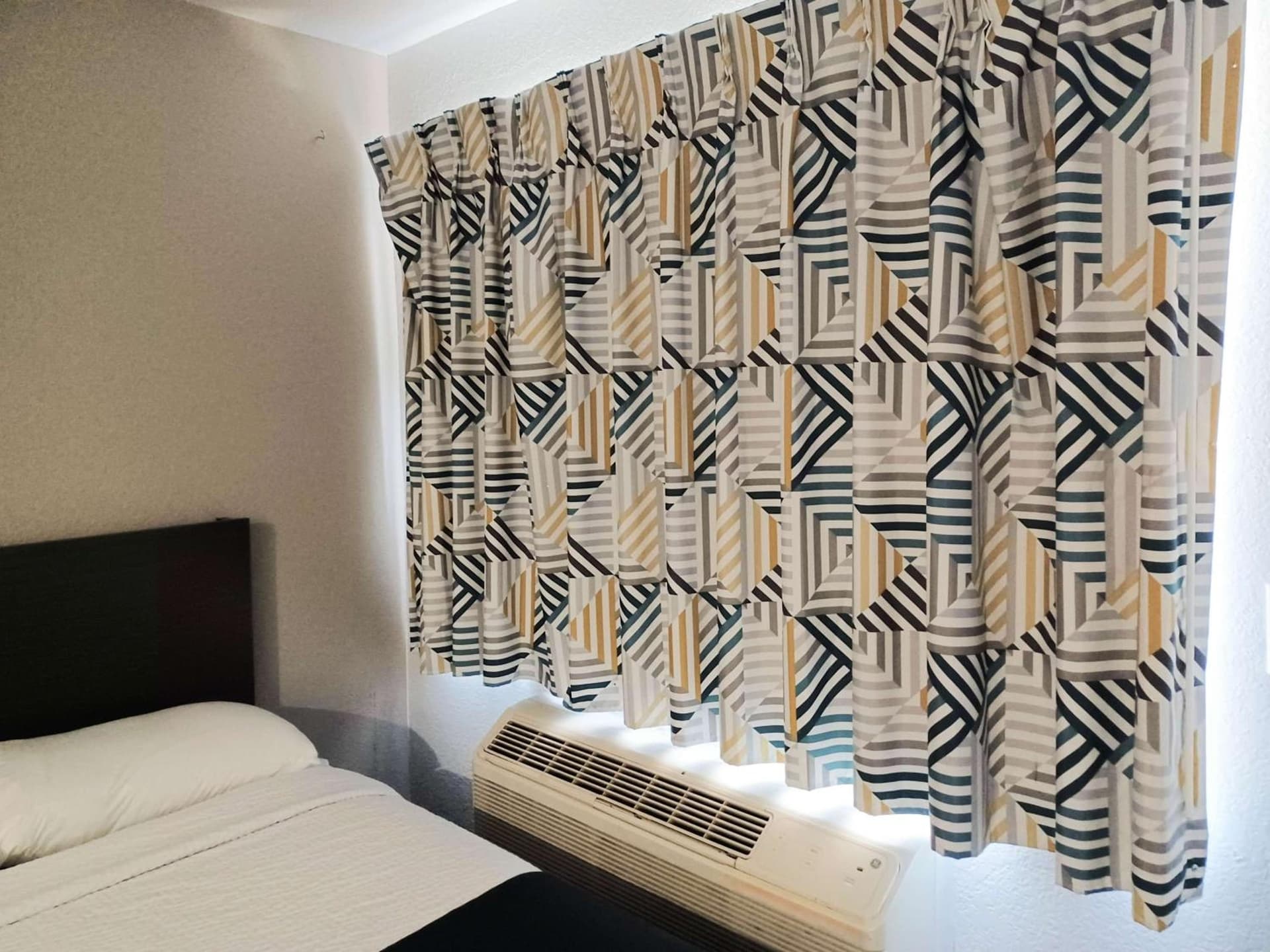 Motel 6-Fresno, CA - Blackstone North gallery photo in Fresno, CA — image 16