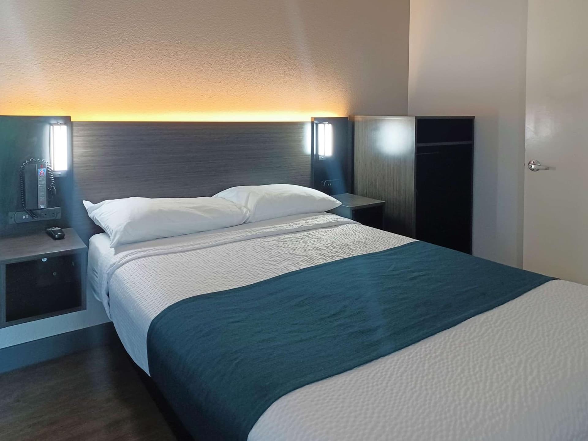 Motel 6-Fresno, CA - Blackstone North gallery photo in Fresno, CA — image 21