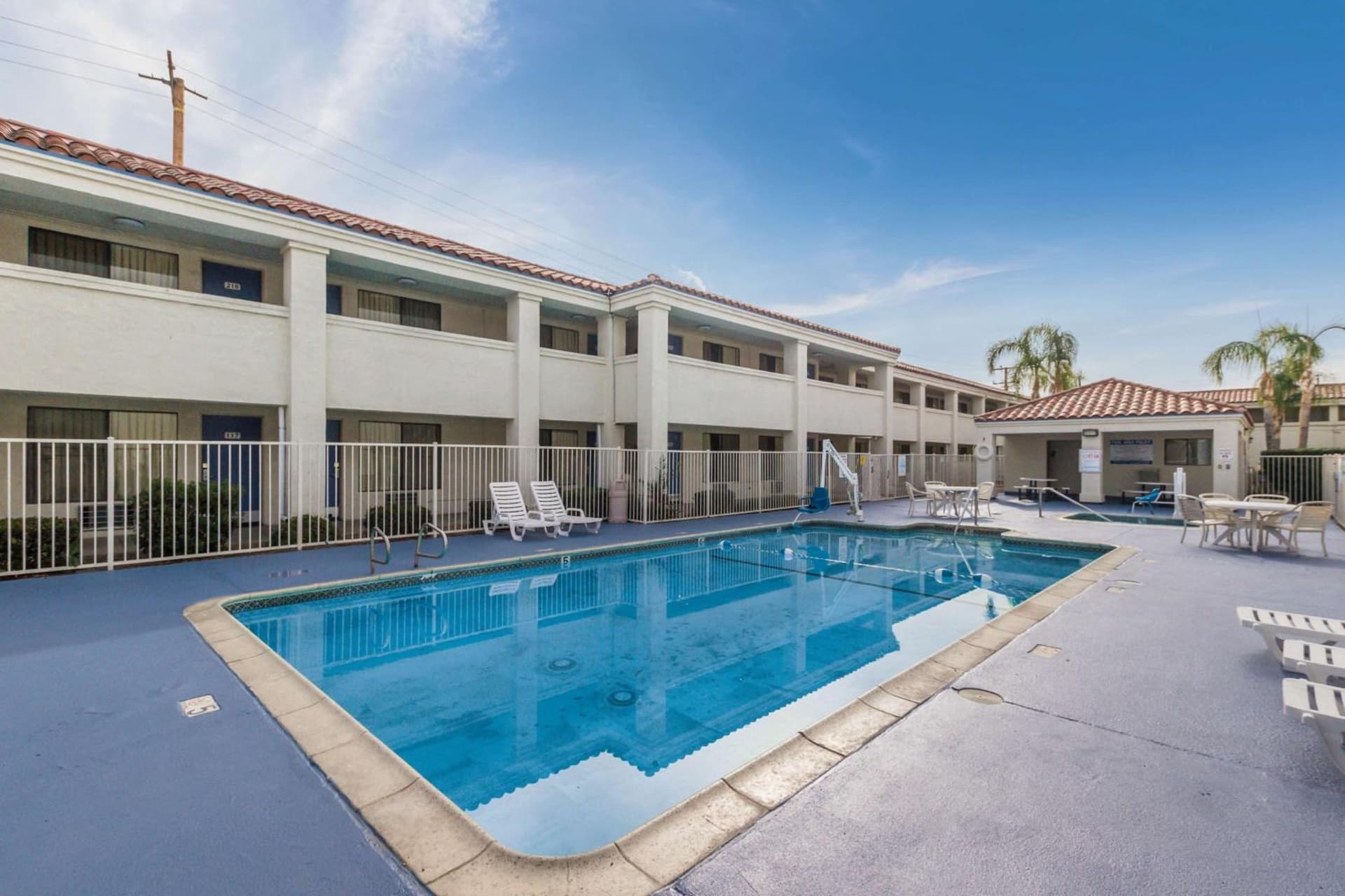 Motel 6 Hemet property views in Hemet, CA — gallery photo 3