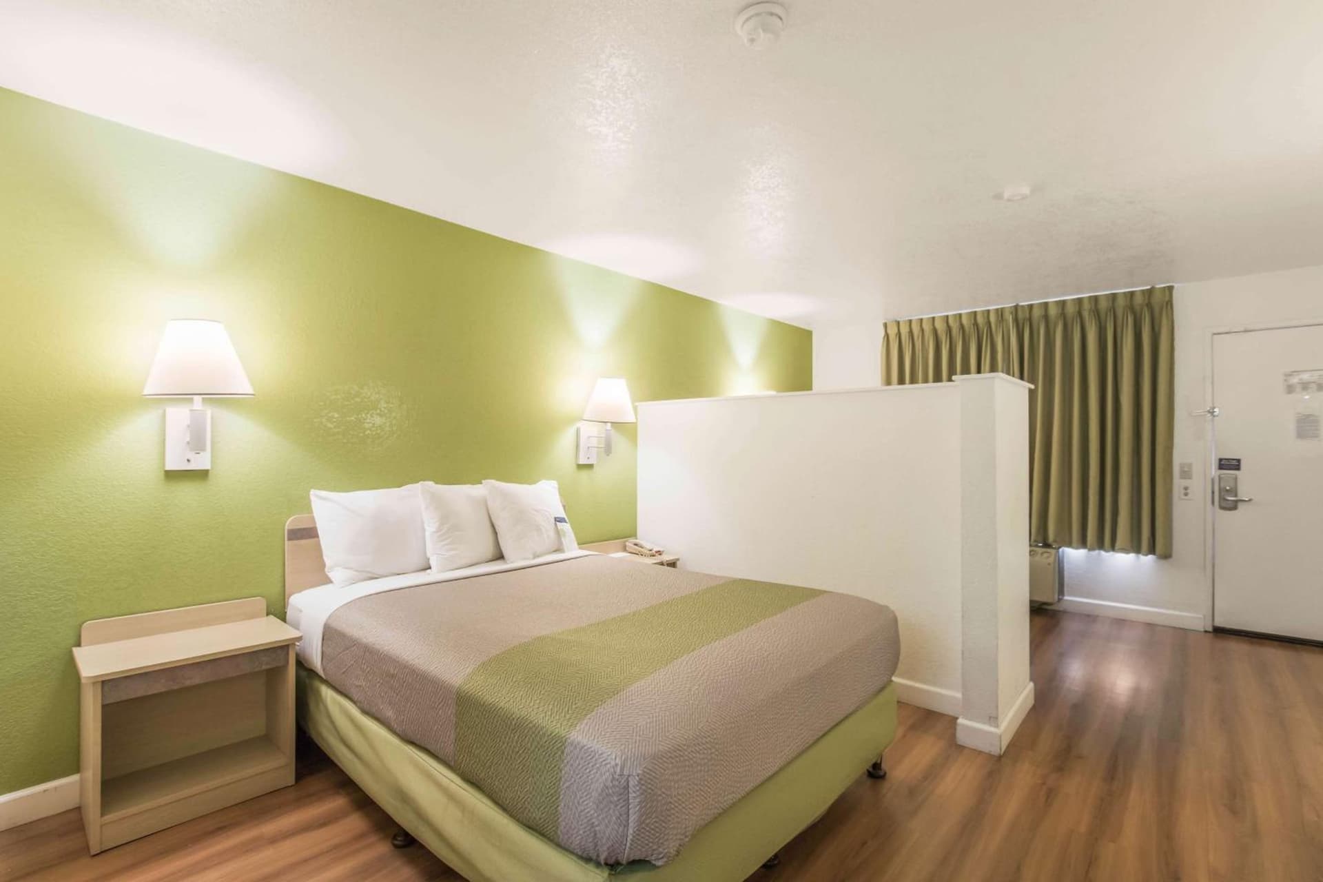Motel 6 Hemet gallery photo in Hemet, CA — image 18