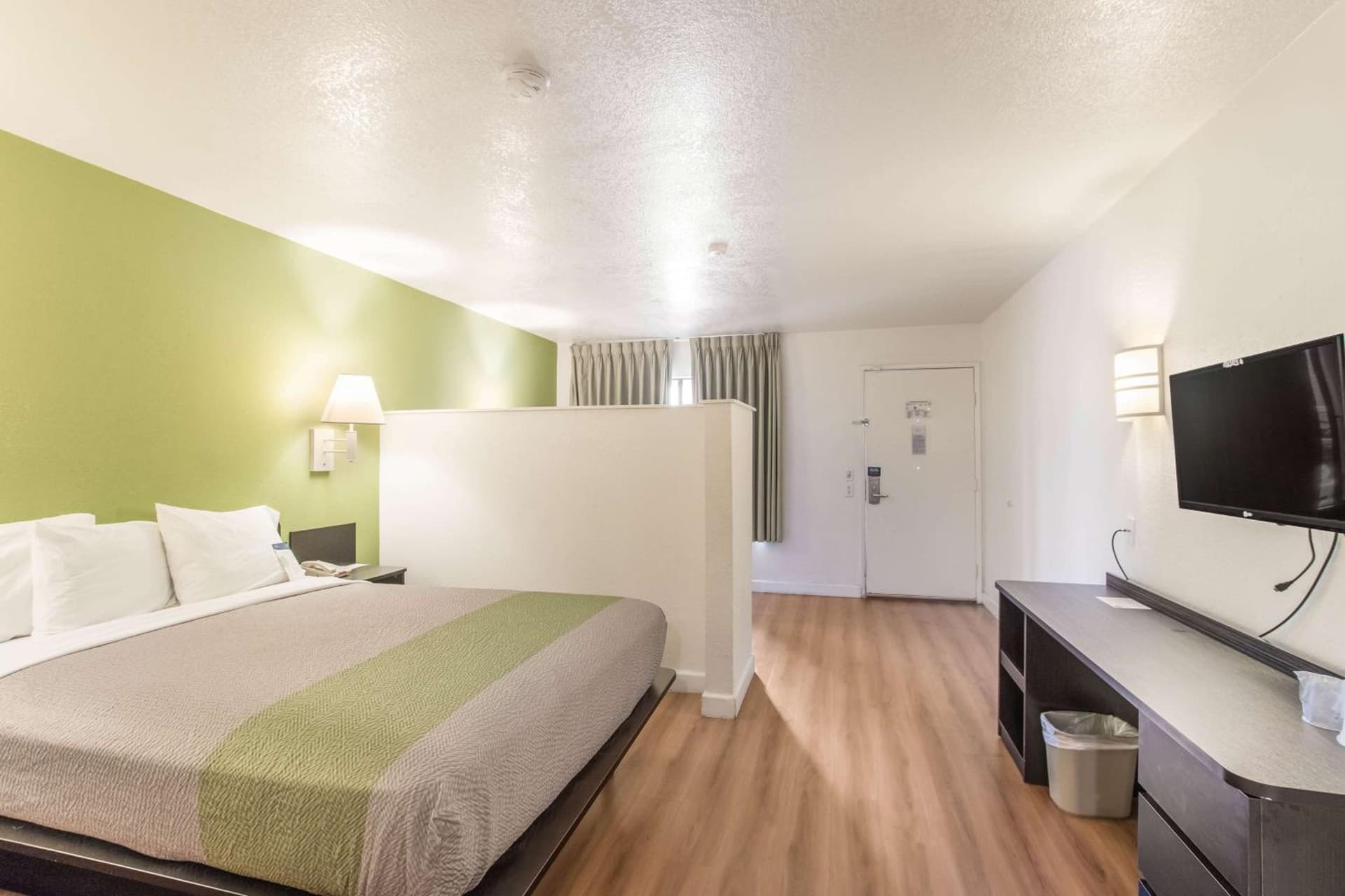 Motel 6 Hemet gallery photo in Hemet, CA — image 14