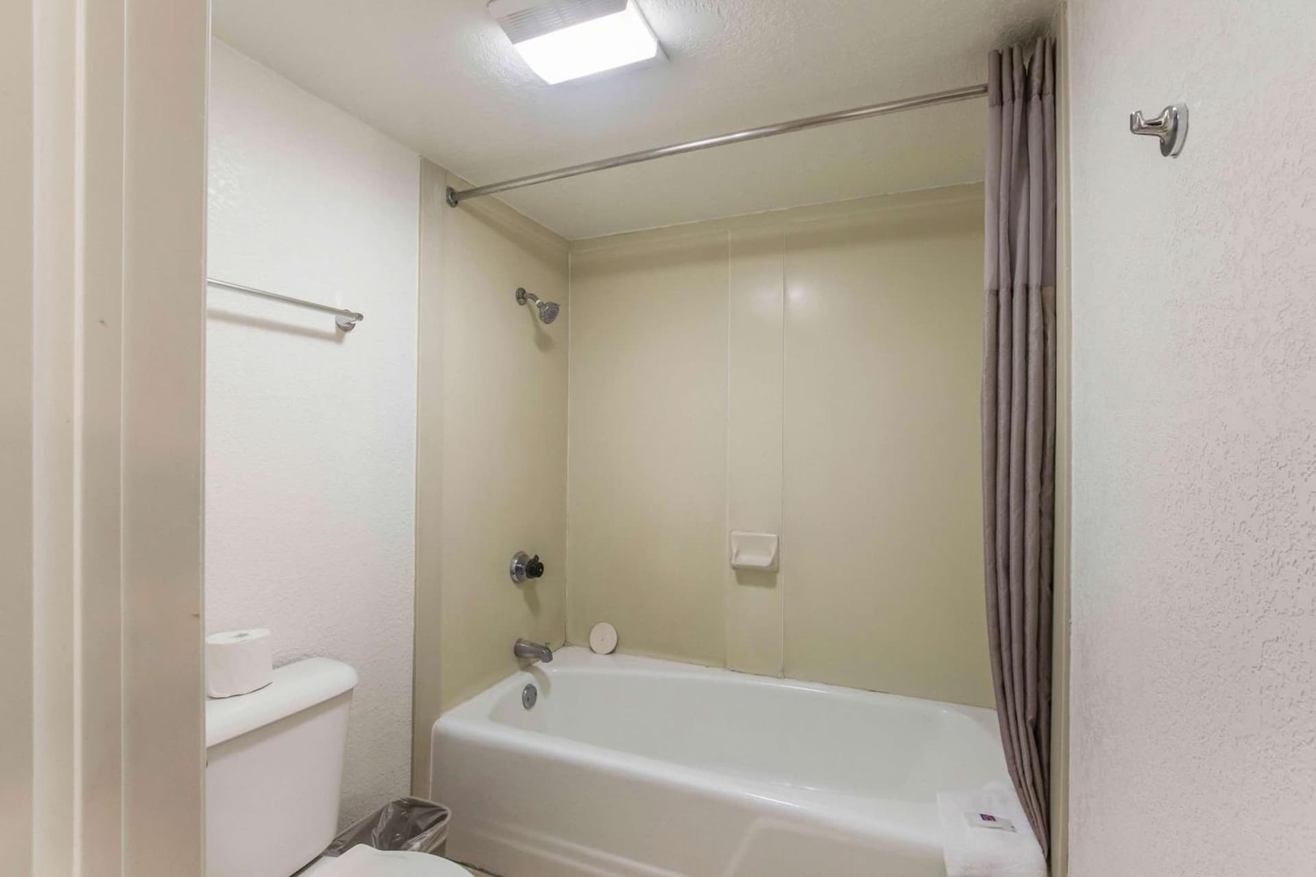 Motel 6 Hemet gallery photo in Hemet, CA — image 8