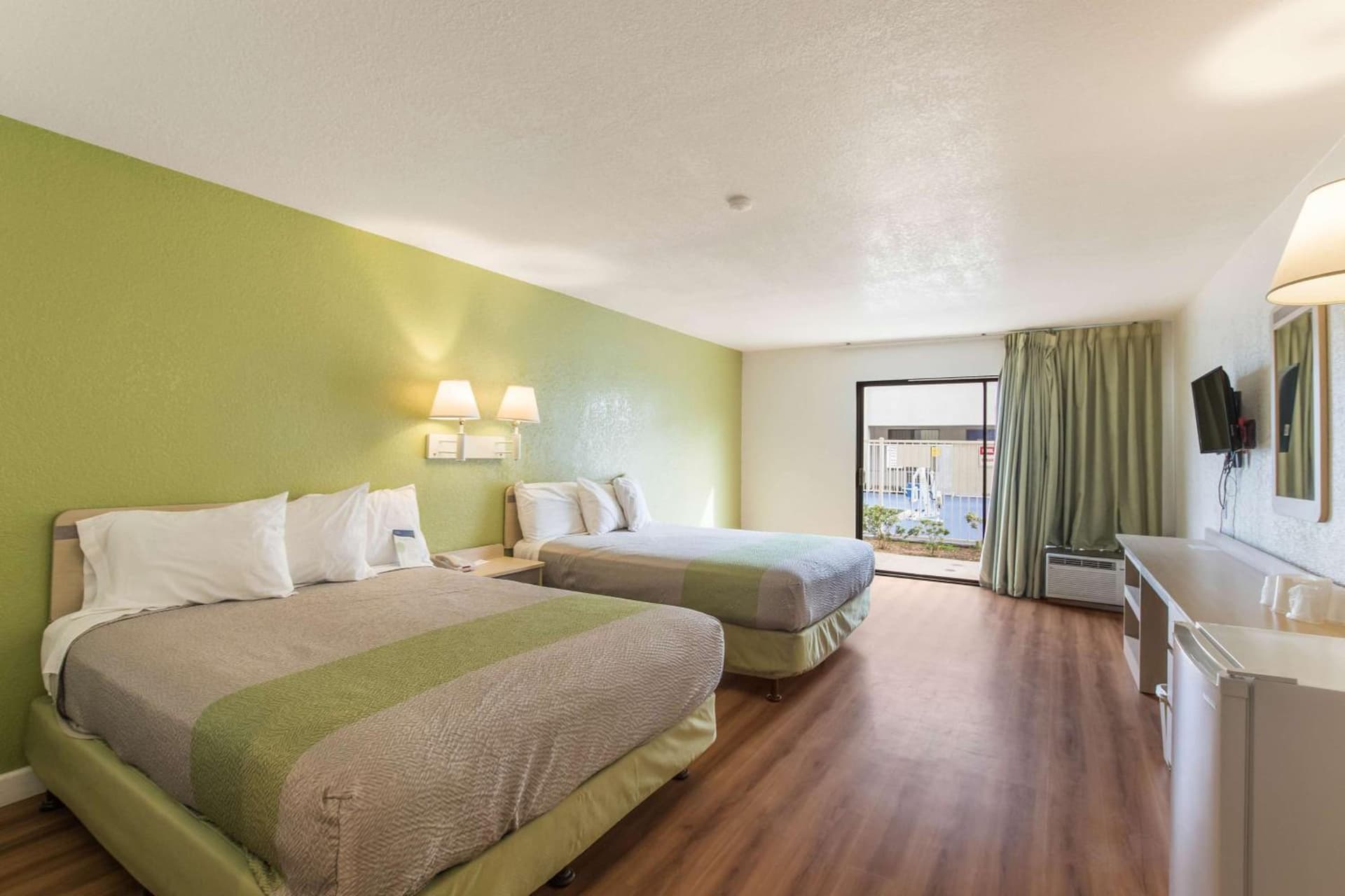 Motel 6 Hemet gallery photo in Hemet, CA — image 24