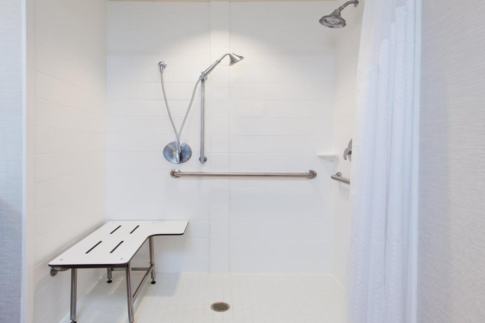 Holiday Inn Express Hotel & Suites Huntsville West - Research Park by IHG gallery photo in Huntsville, AL — image 24