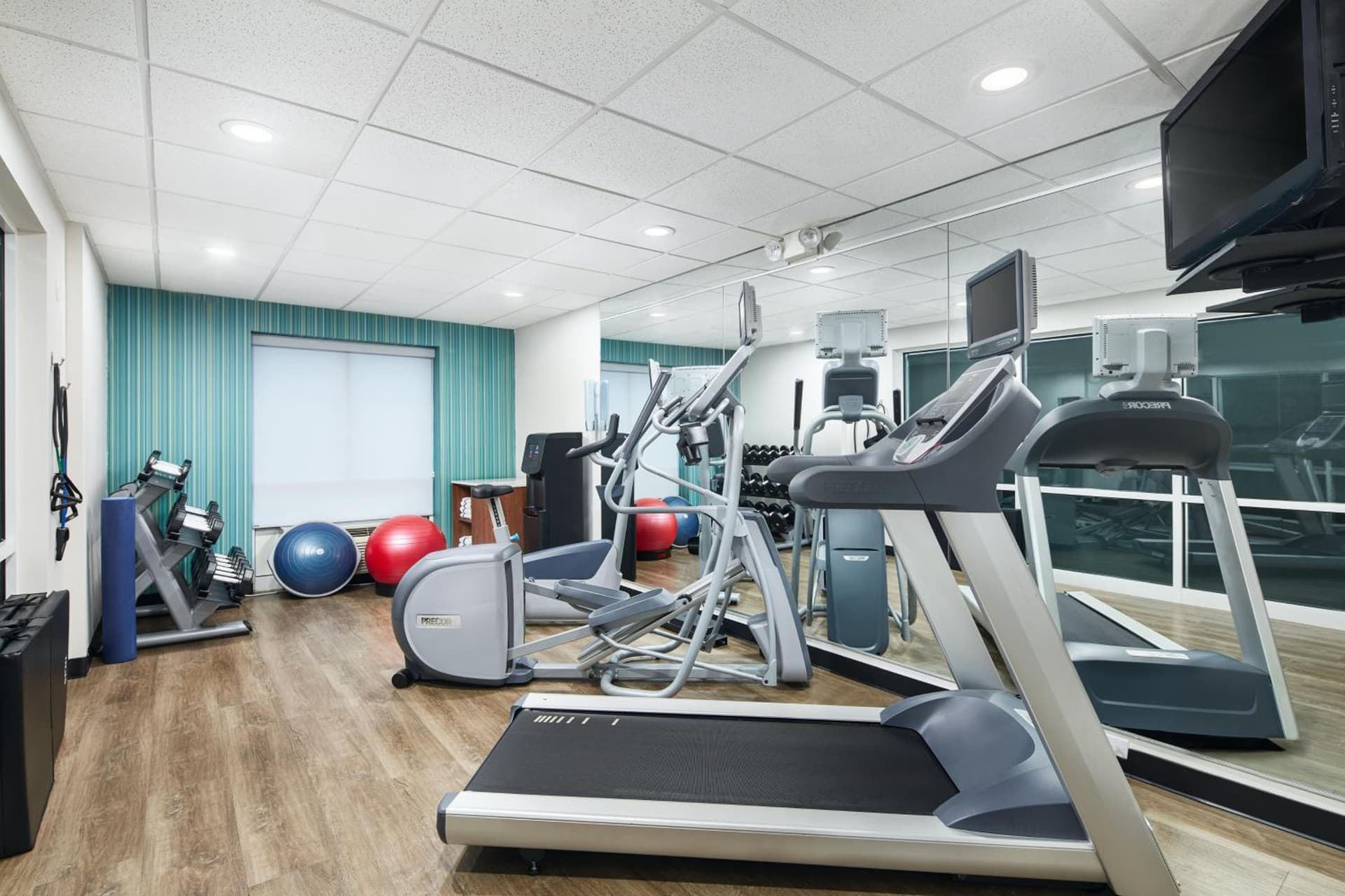 Holiday Inn Express & Suites I-26 & Us 29 At Westgate Mall by IHG gallery photo in Spartanburg, SC — image 29