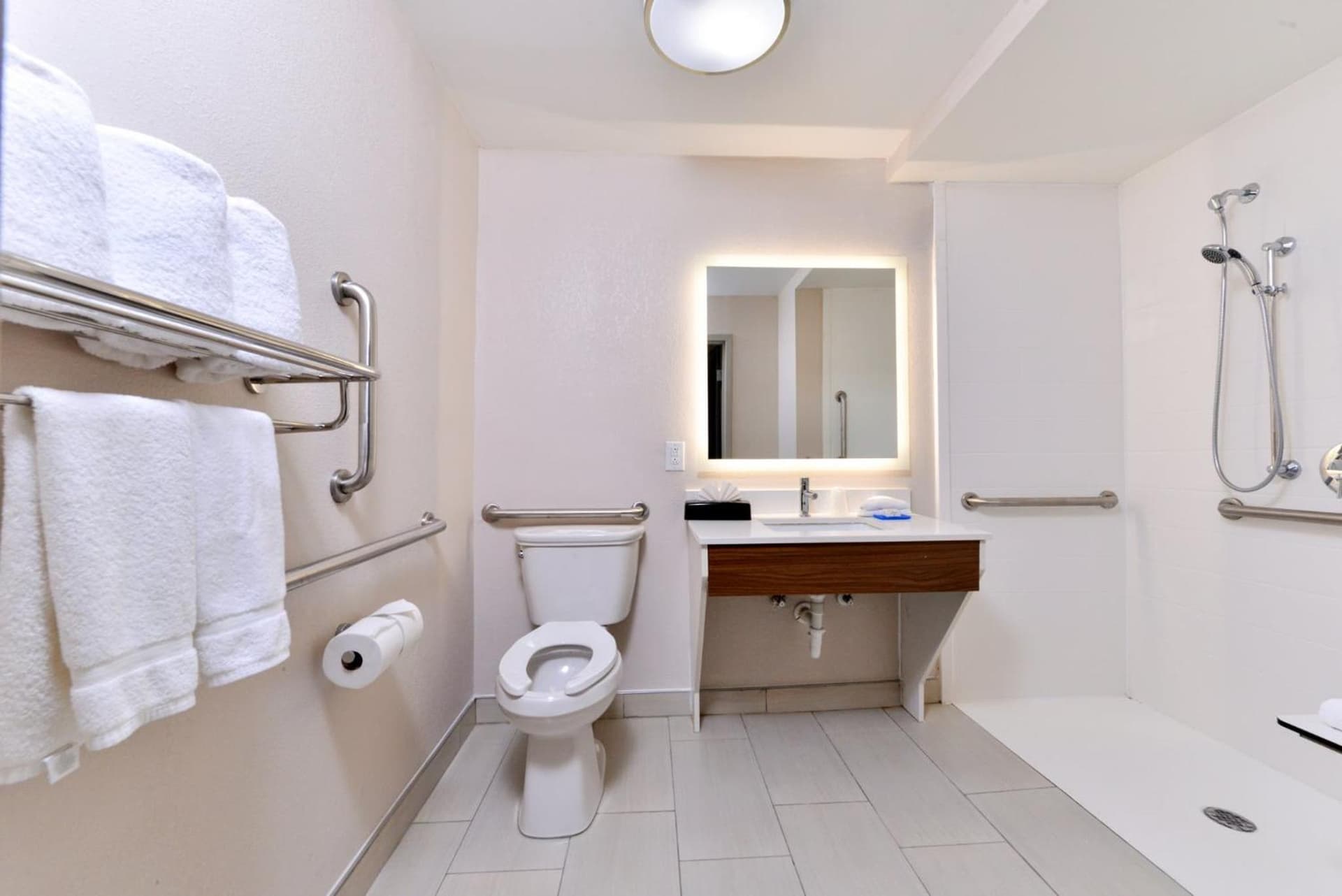 Holiday Inn Express Winston-Salem Medical Ctr Area gallery photo in Winston-Salem, NC — image 27