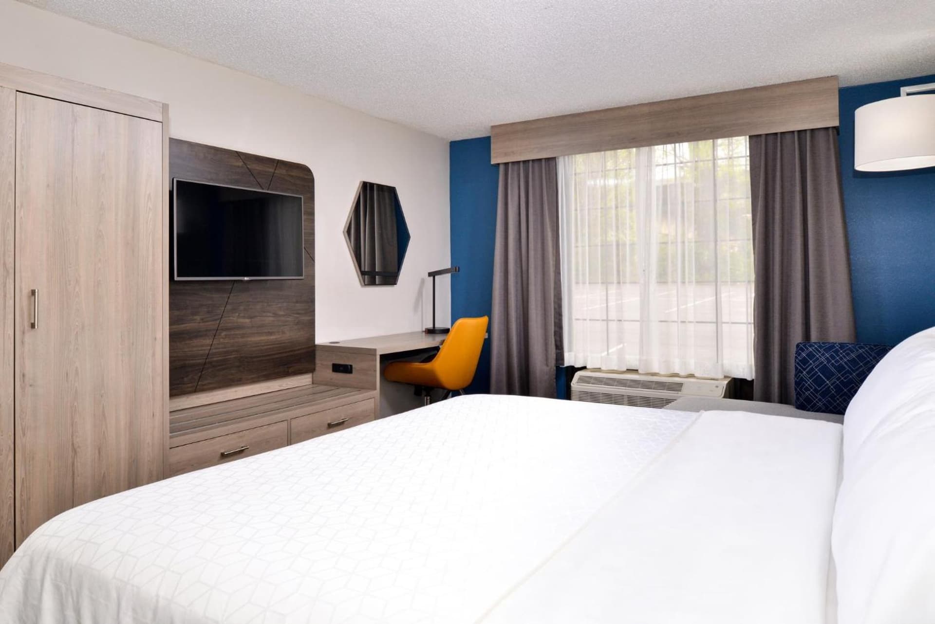 Holiday Inn Express Winston-Salem Medical Ctr Area gallery photo in Winston-Salem, NC — image 11