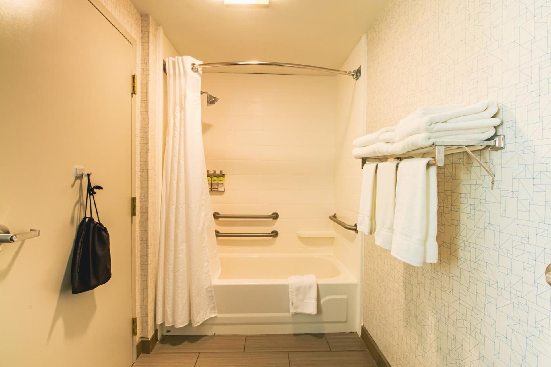 Holiday Inn Express & Suites - Lincoln East - White Mountains by IHG gallery photo in Lincoln — image 86