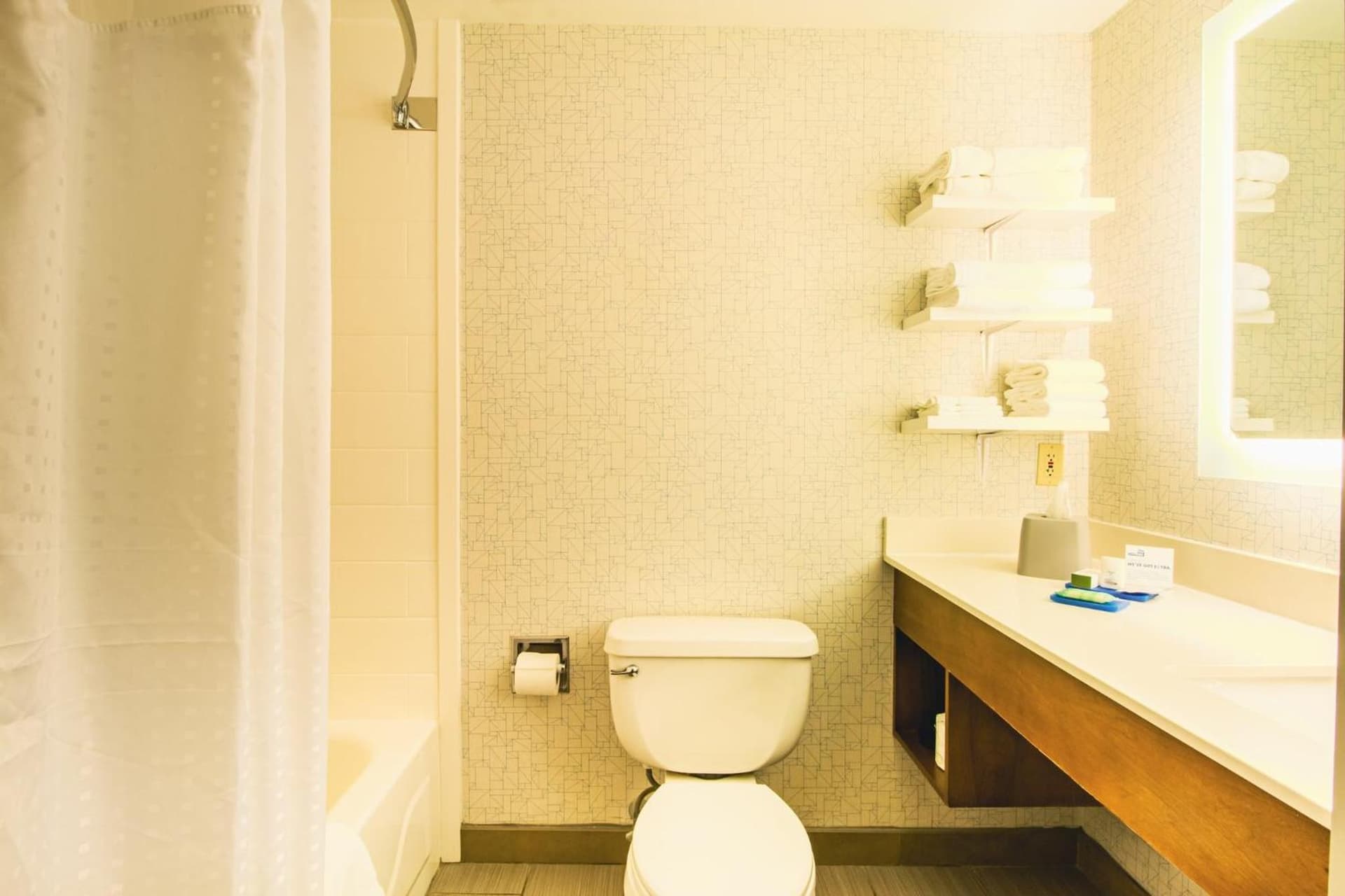 Holiday Inn Express & Suites - Lincoln East - White Mountains by IHG gallery photo in Lincoln — image 89