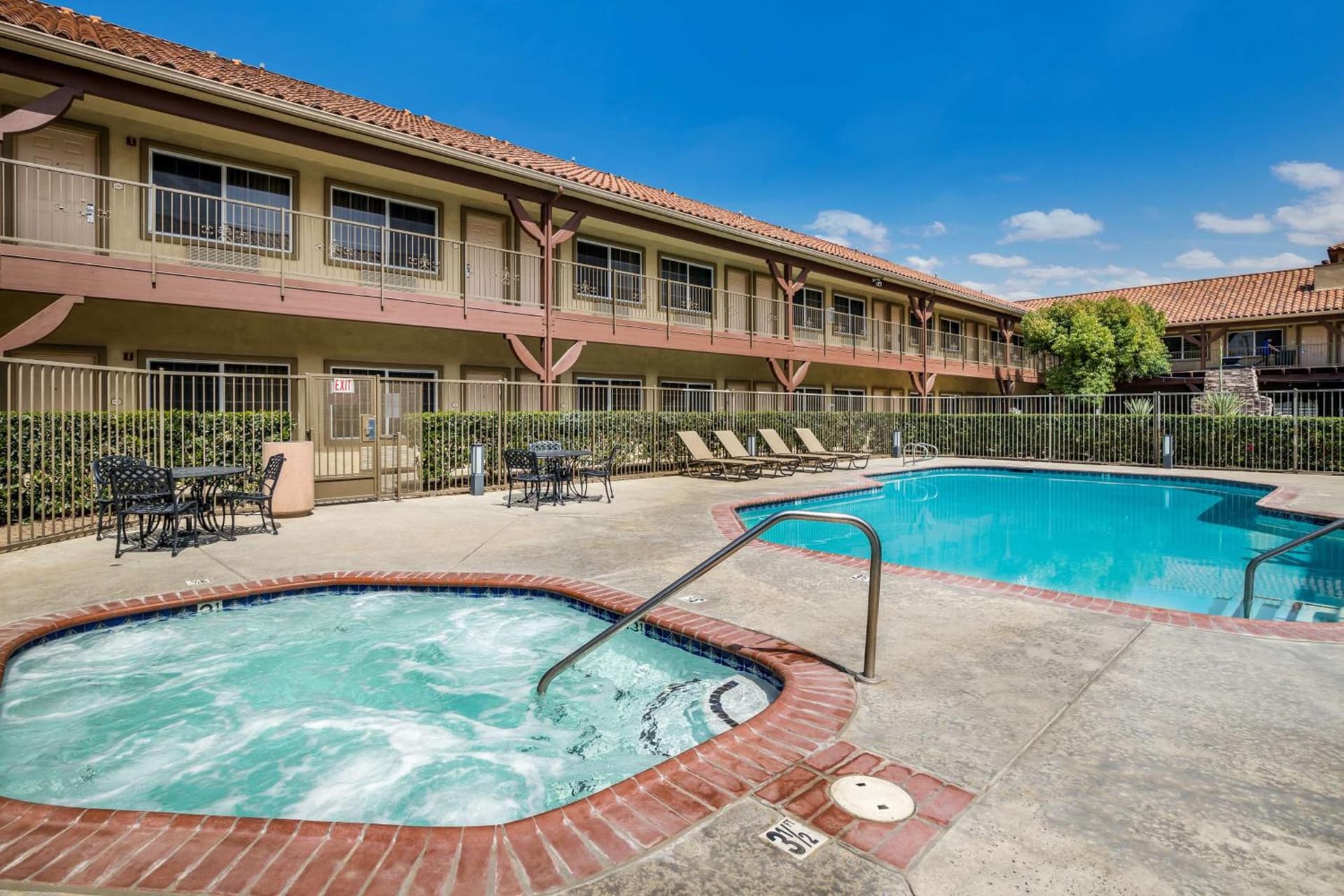 Best Western Corona Hotel & Suites gallery photo in Corona, CA — image 4