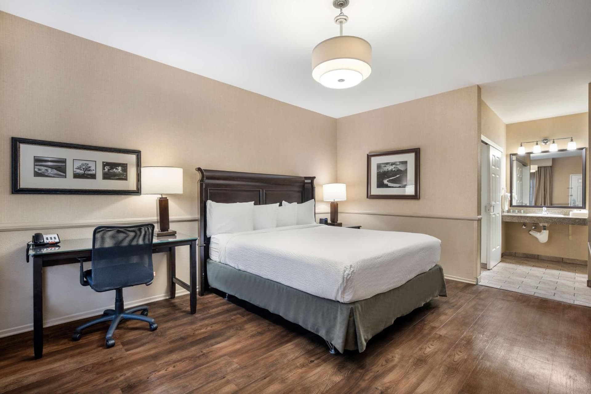 Best Western Corona Hotel & Suites gallery photo in Corona, CA — image 15