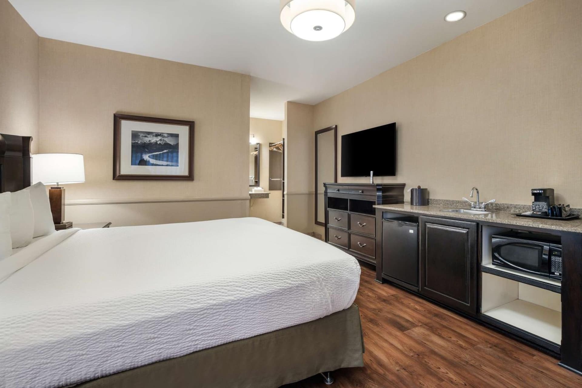 Best Western Corona Hotel & Suites gallery photo in Corona, CA — image 34