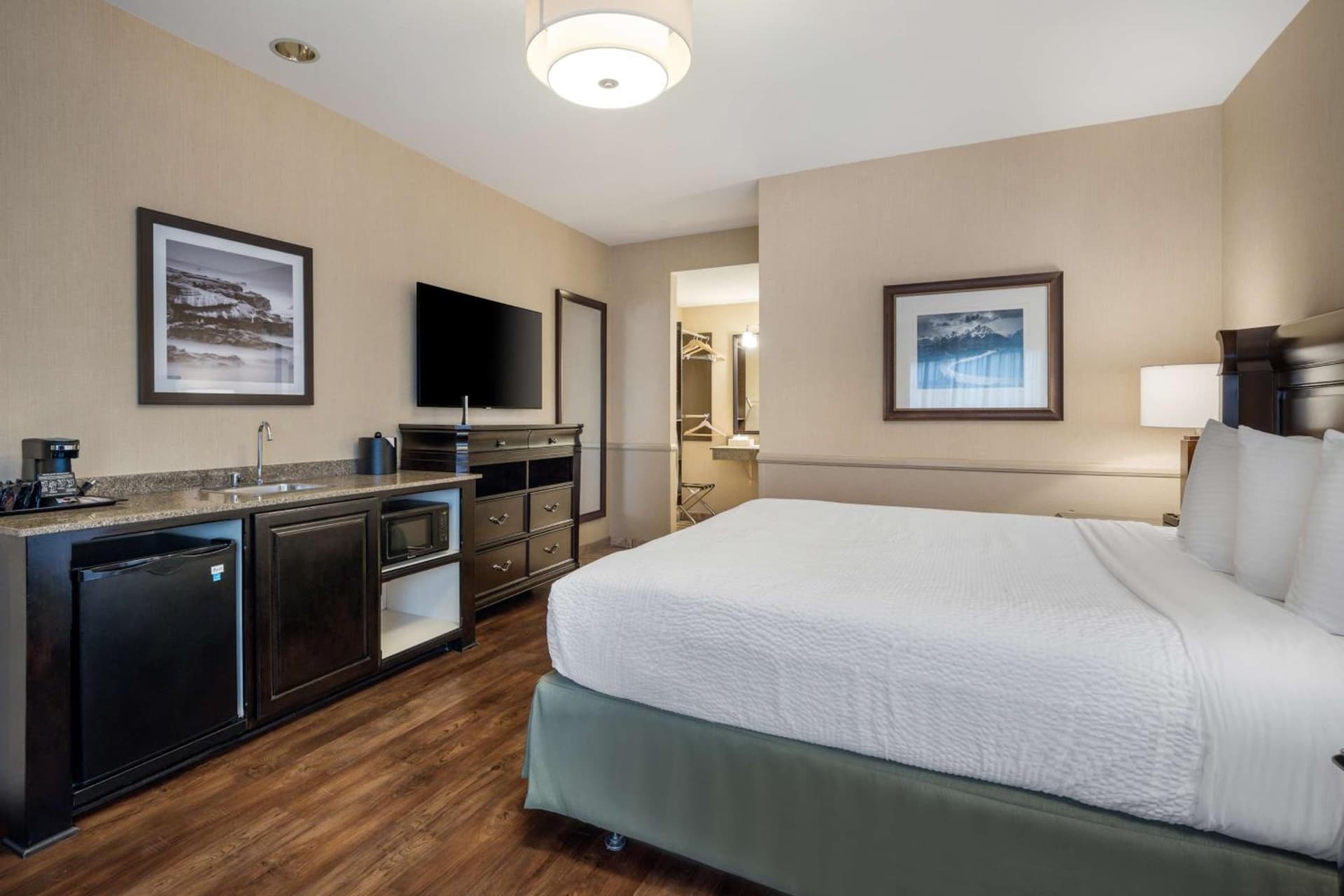 Best Western Corona Hotel & Suites gallery photo in Corona, CA — image 25