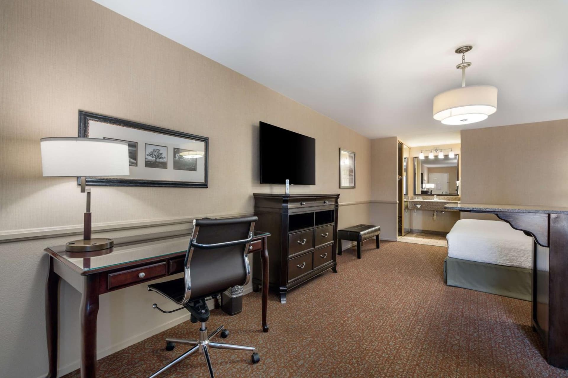 Best Western Corona Hotel & Suites gallery photo in Corona, CA — image 7
