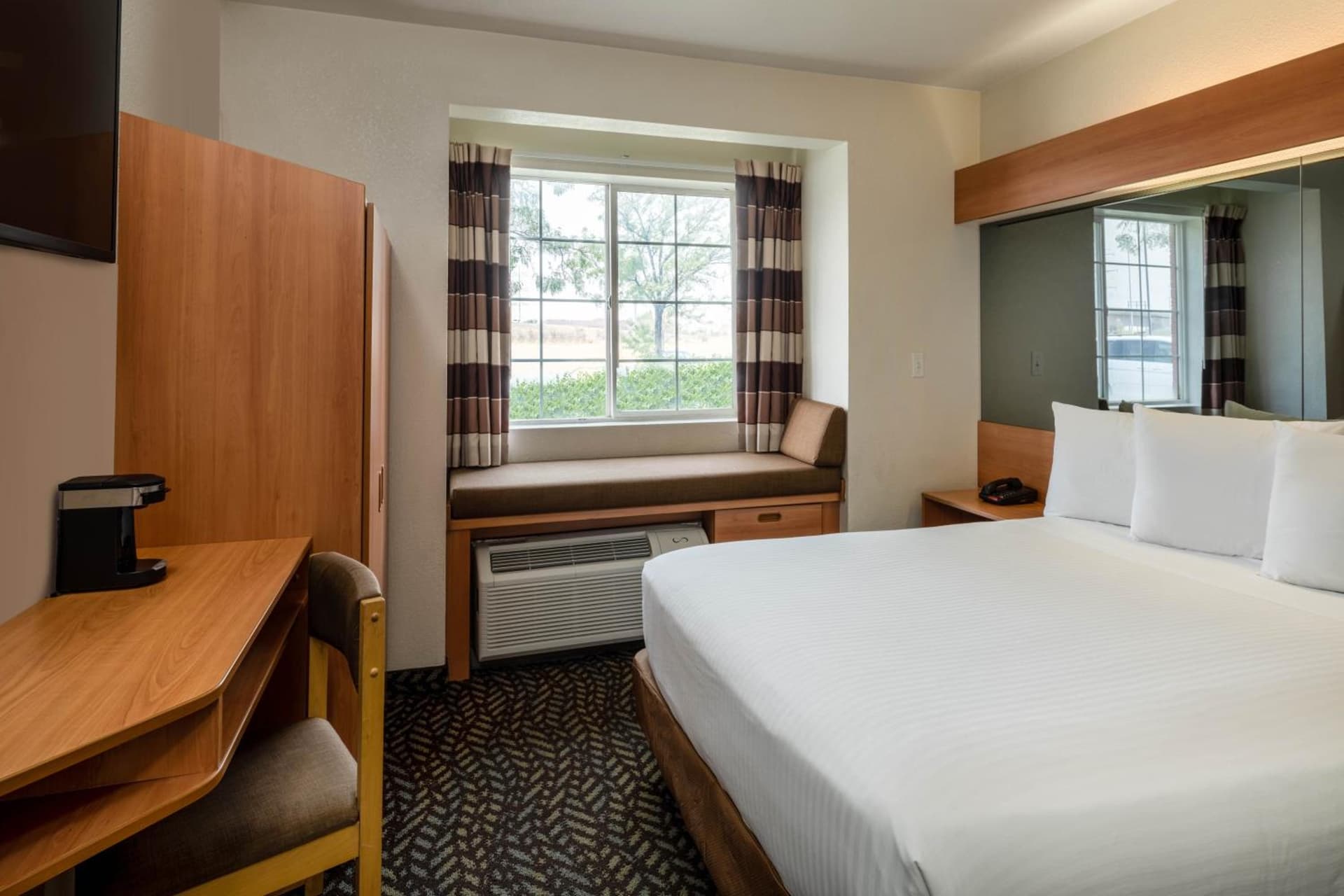 Microtel Inn & Suites by Wyndham Salt Lake City Airport gallery photo in Salt Lake City, UT — image 9