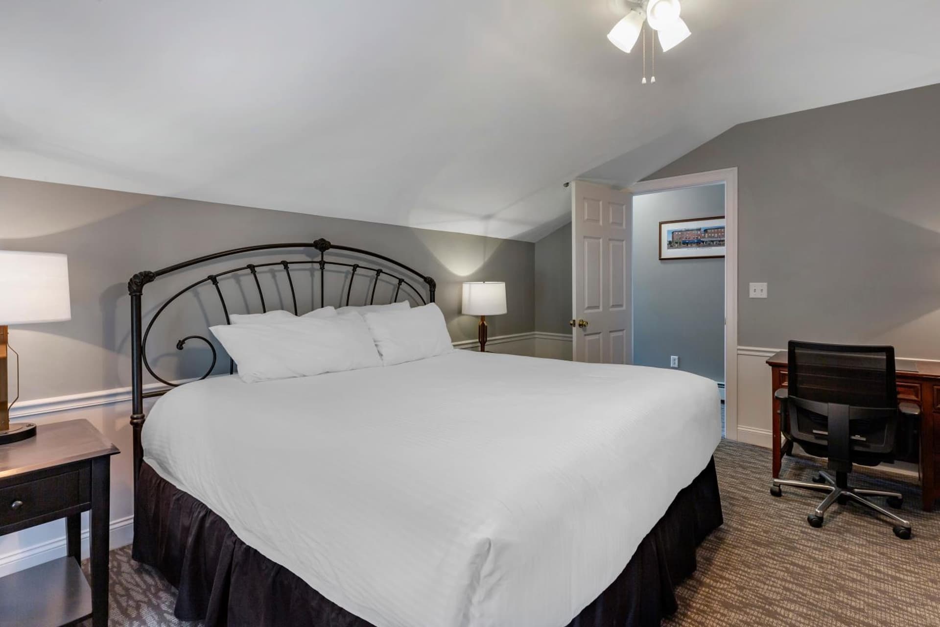 Essex Street Inn & Suites, an Ascend Collection Hotel gallery photo in Newburyport, MA — image 27