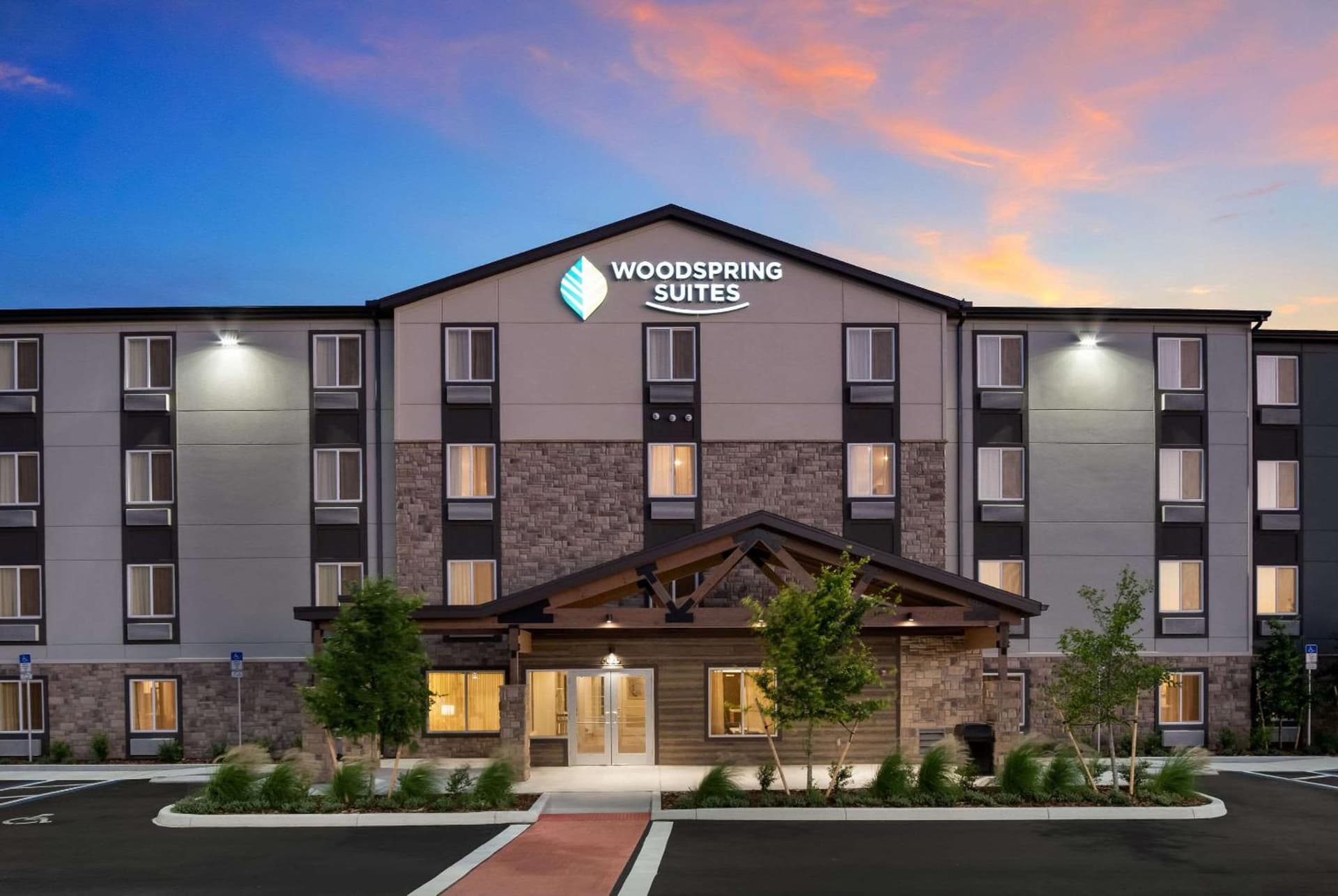 WoodSpring Suites Orlando I-4 & Convention Center property views in Orlando, FL — gallery photo 3