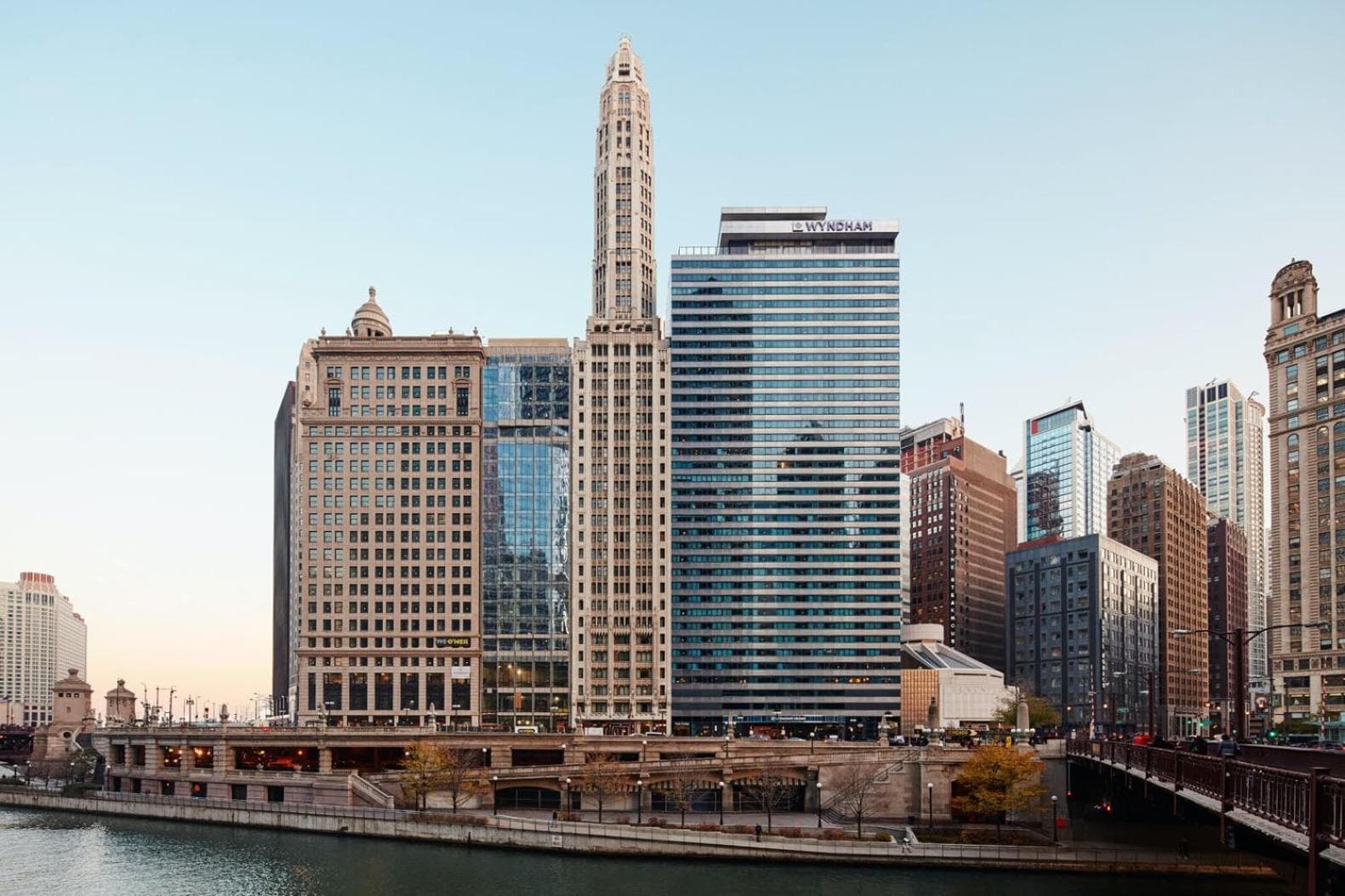 Club Quarters Hotel Wacker at Michigan, Chicago gallery photo in Chicago, IL — image 18