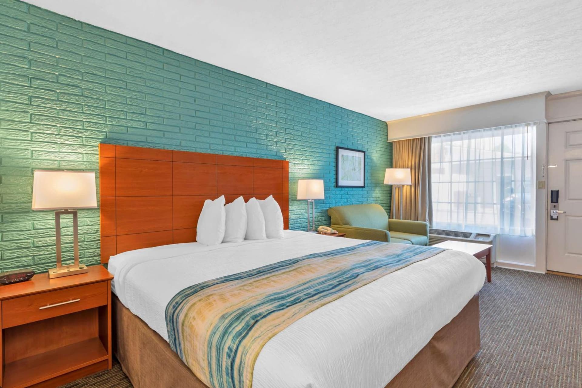 Best Western Hendersonville Inn interior in Hendersonville, NC — gallery photo 2