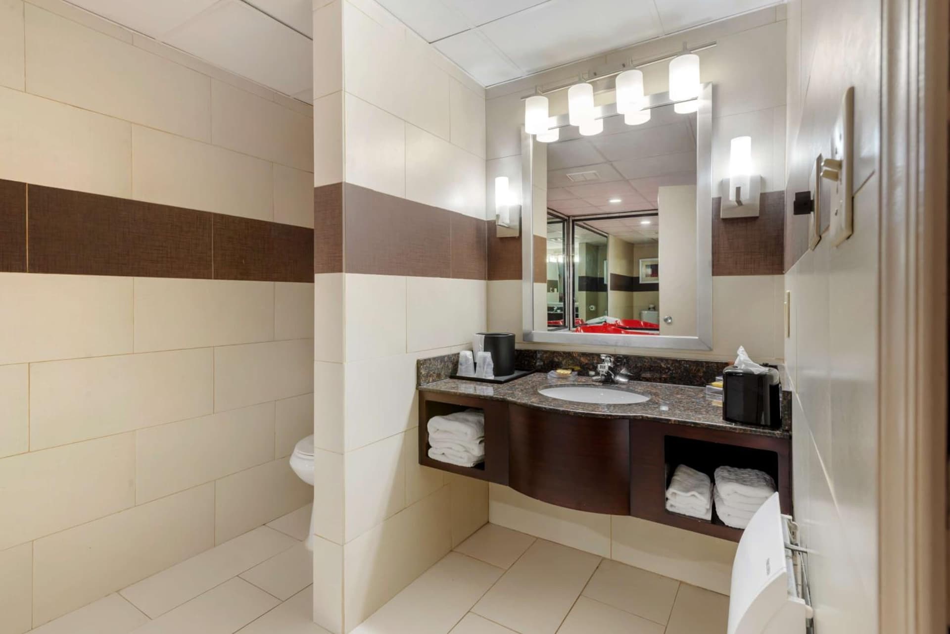BEST WESTERN PLUS Poconos gallery photo in Tannersville — image 25