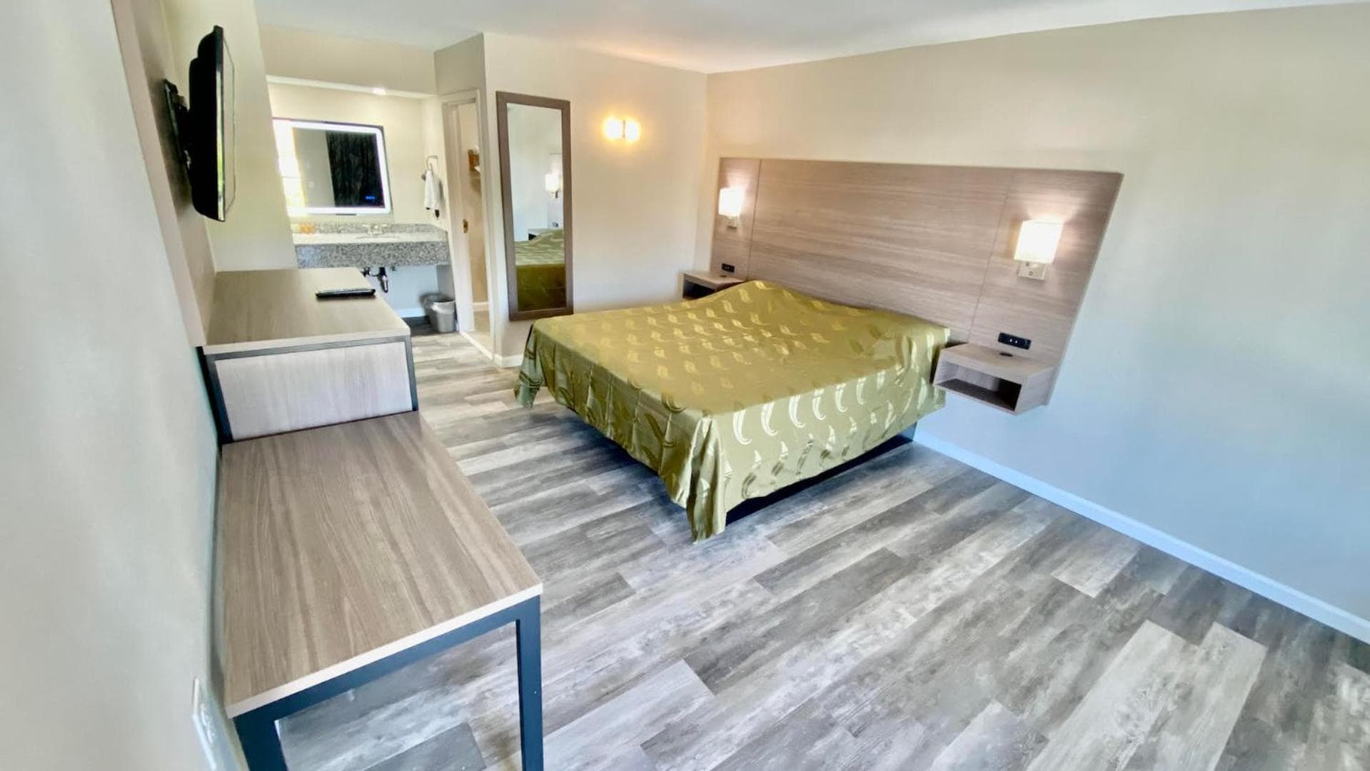 Brentwood Inn & Suites interior in Suffolk, VA — gallery photo 2