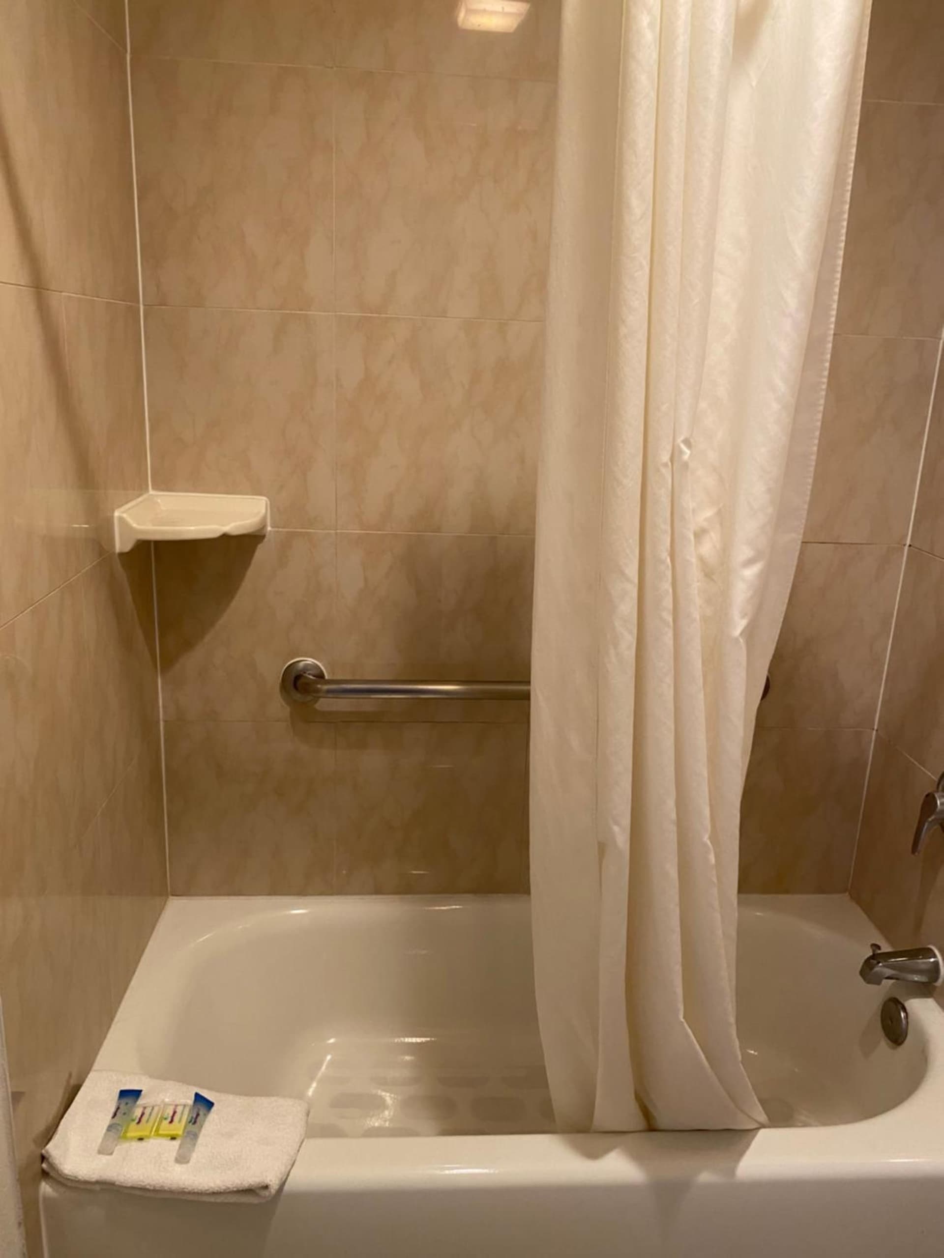 Hotel Palmeras Chula Vista property views in Chula Vista, CA — gallery photo 3