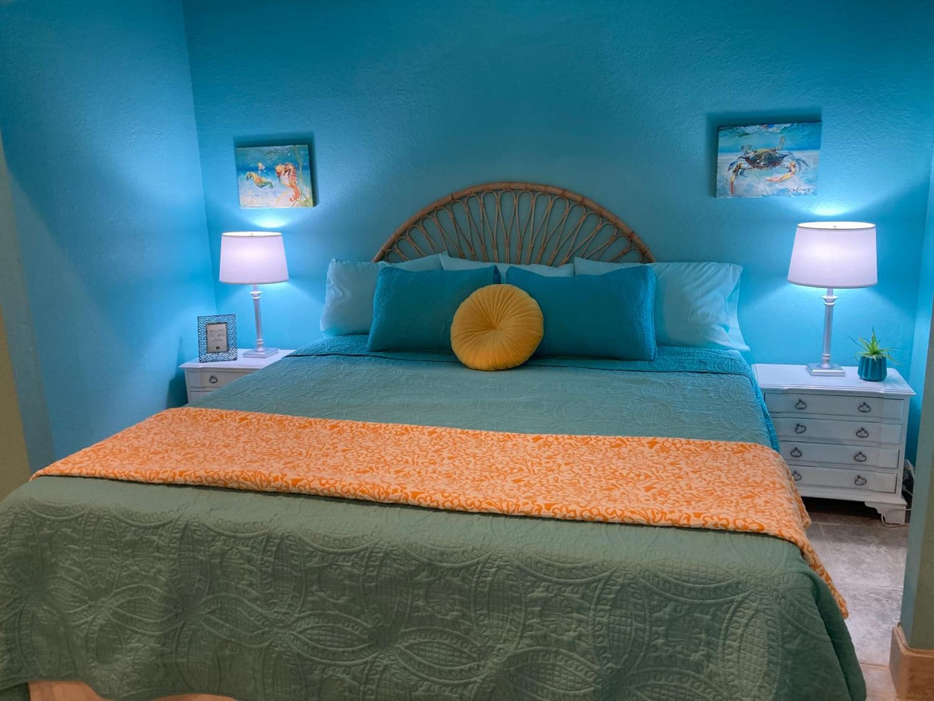 3Gulls Inn Ozona-Boutique Hotel-Steps from Restaurants & Brewery-SwimSpa Pool-Pet Friendly gallery photo in Palm Harbor, FL — image 54