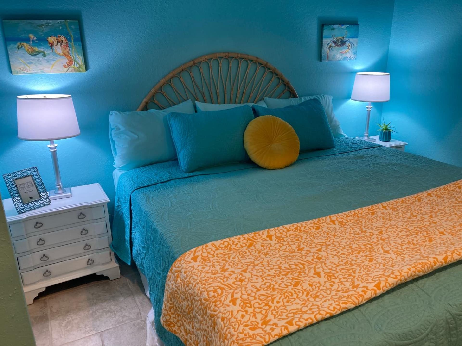 3Gulls Inn Ozona-Boutique Hotel-Steps from Restaurants & Brewery-SwimSpa Pool-Pet Friendly gallery photo in Palm Harbor, FL — image 12