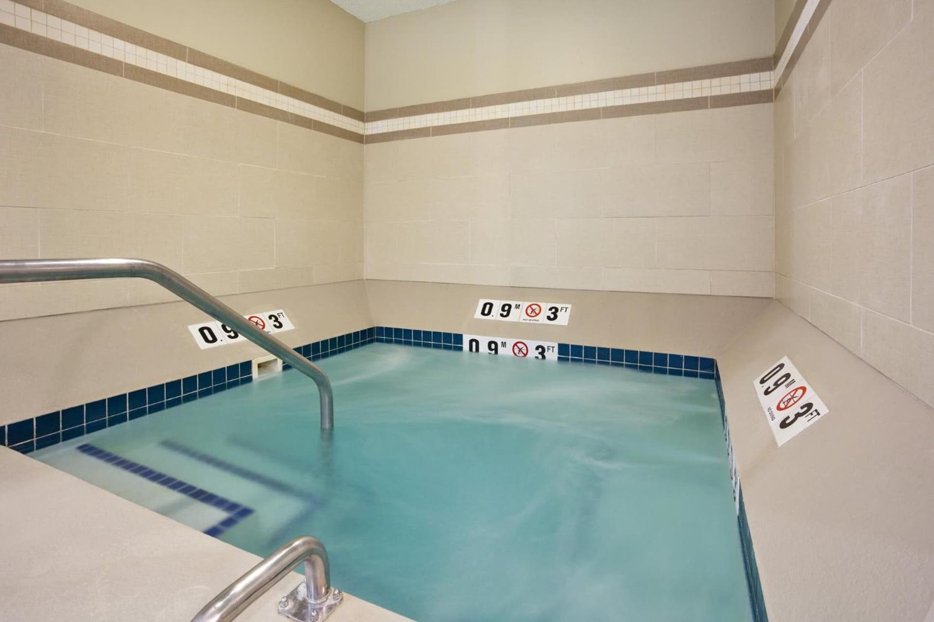 Holiday Inn Express Hotel & Suites St. Paul - Woodbury by IHG gallery photo in Woodbury, MN — image 43