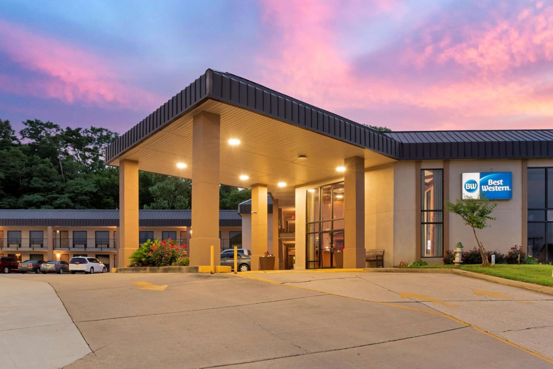 Best Western Vicksburg featured exterior or lobby in Vicksburg, MS — similar hotel
