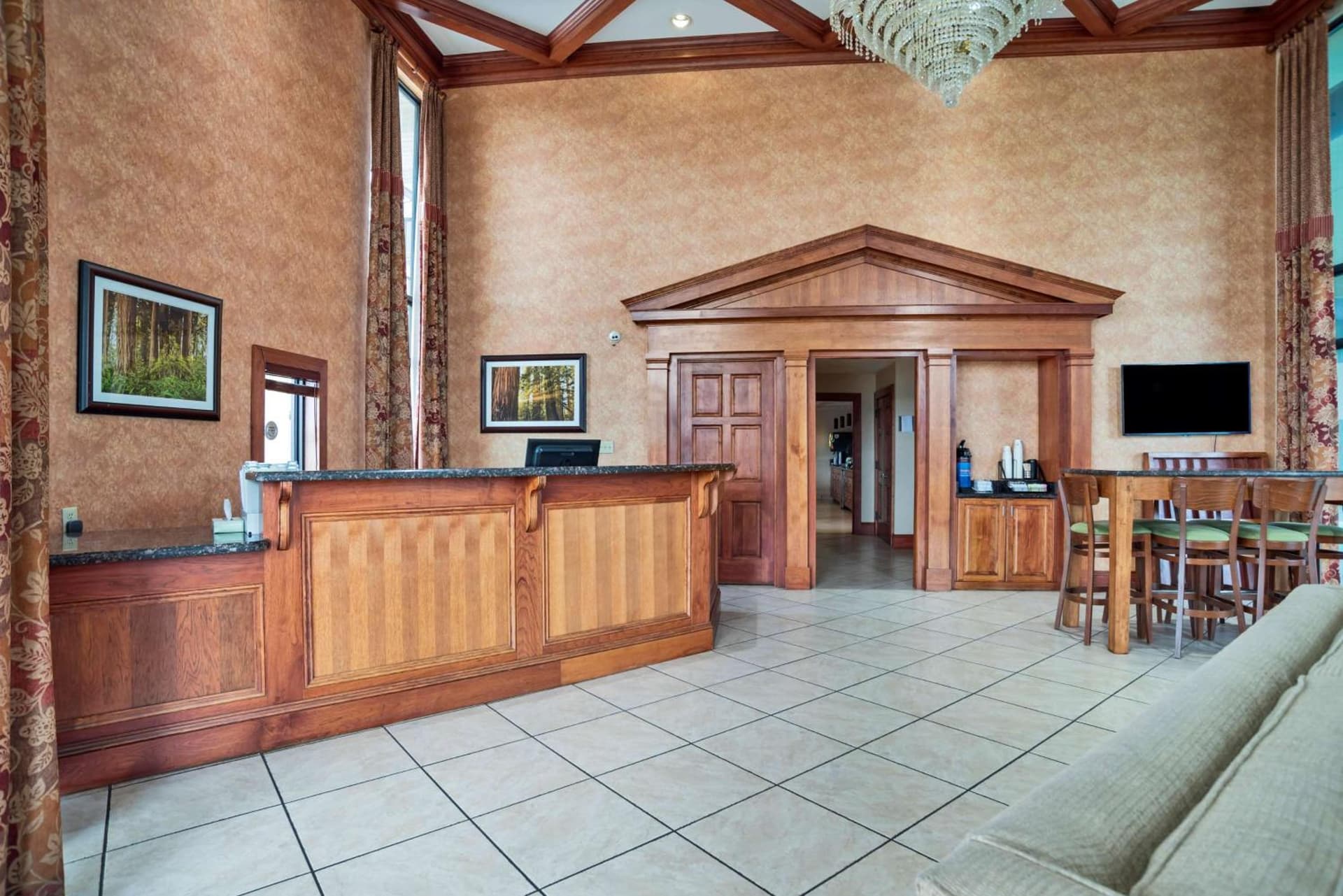 Best Western Vicksburg interior in Vicksburg, MS — gallery photo 2