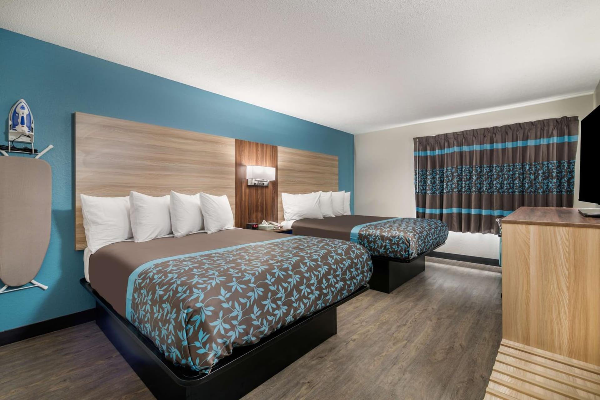 SureStay by Best Western Lewiston Auburn Area interior in Lewiston, ME — gallery photo 2