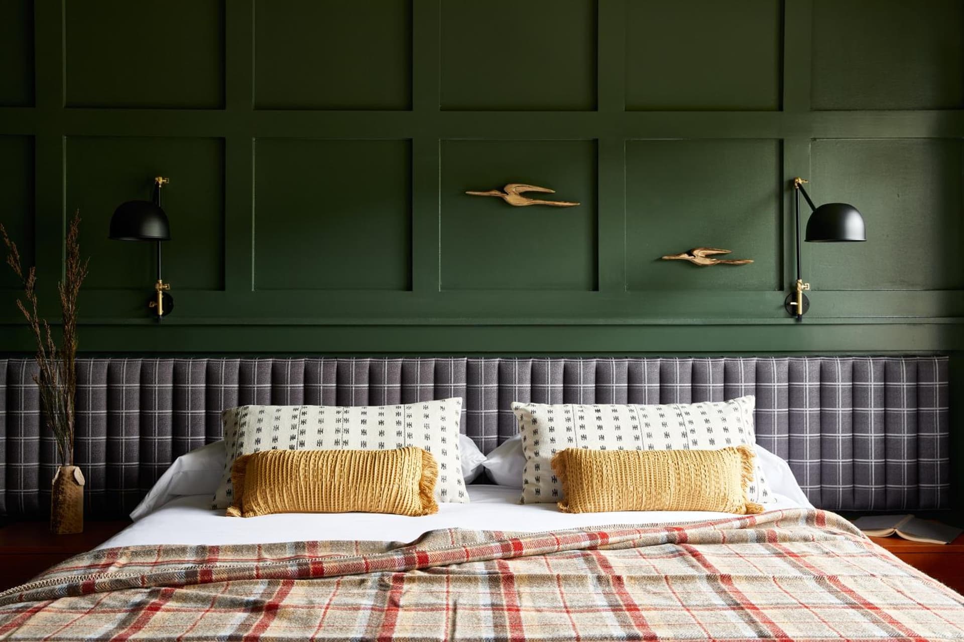 Hunter Lodge, a Bluebird by Lark interior in Hunter — gallery photo 2