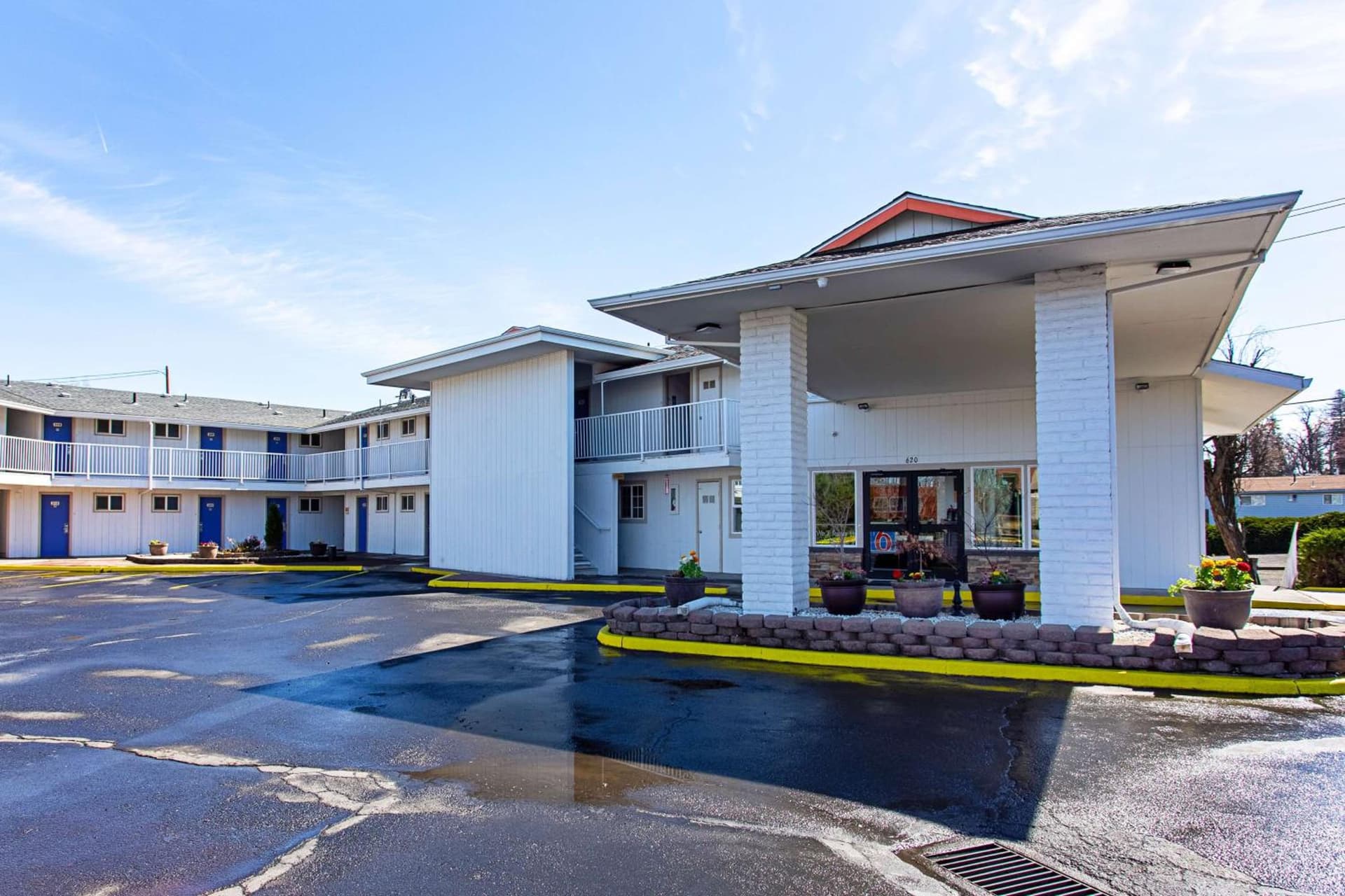 Motel 6 Pendleton, OR - West interior in Pendleton, OR — gallery photo 2