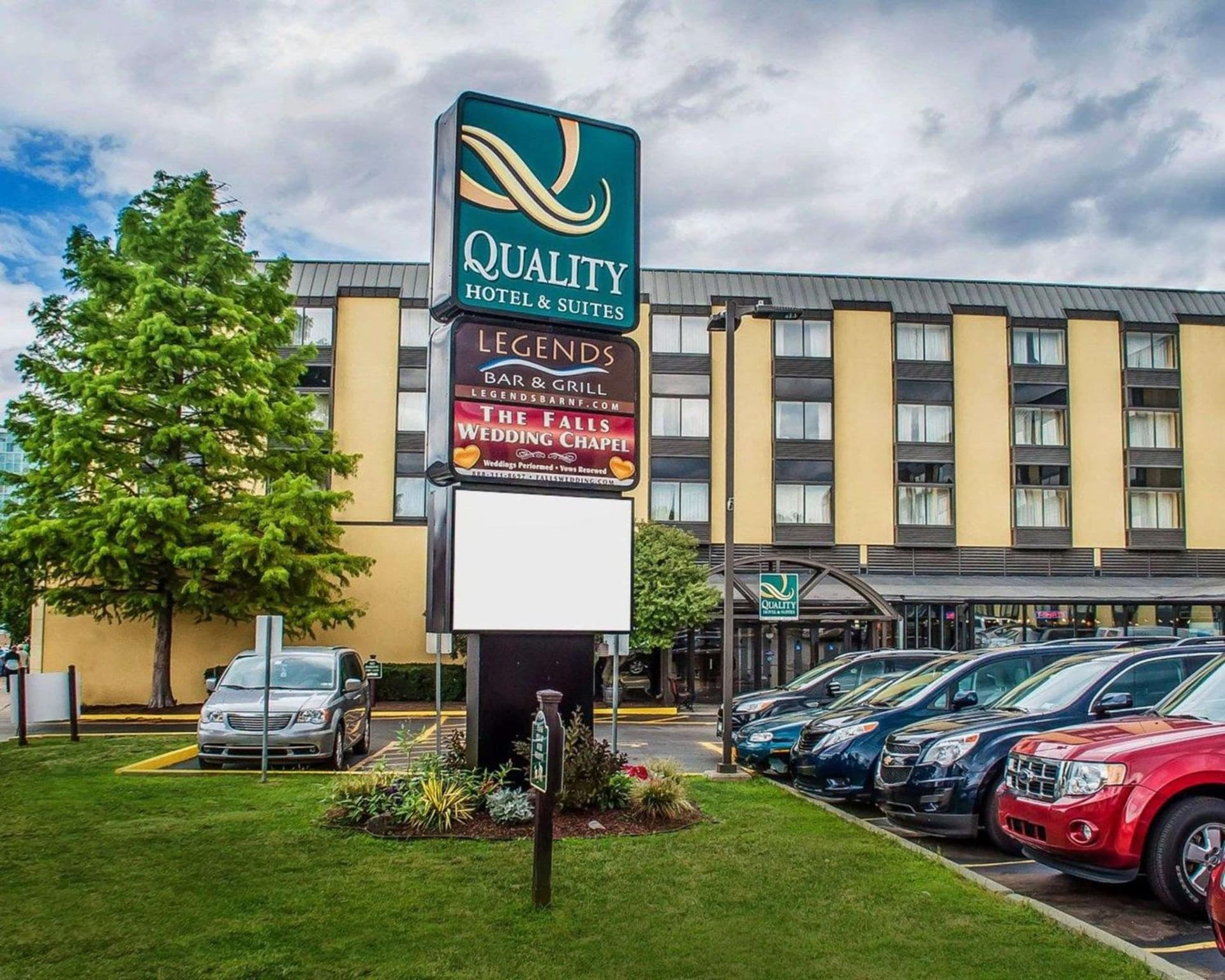 Quality Hotel & Suites At The Falls — hotel in Niagara Falls, New York