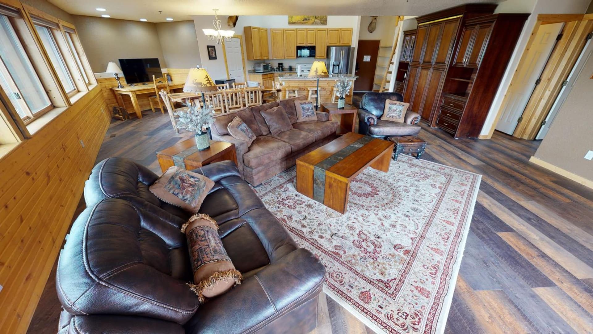 Gateway Inn property views in Grand Lake, CO — gallery photo 3