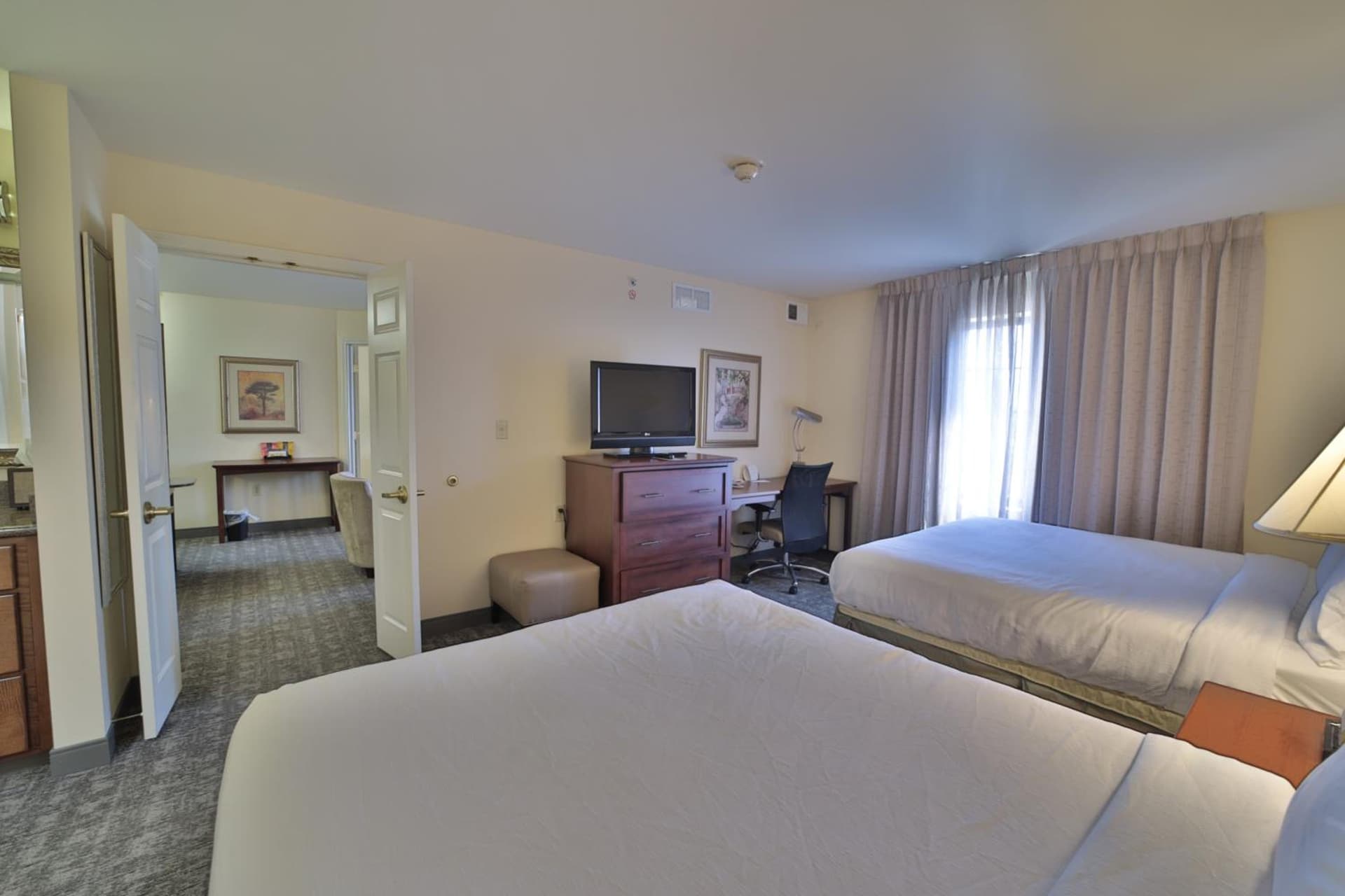 Staybridge Suites Lansing-Okemos by IHG interior in Okemos, MI — gallery photo 2