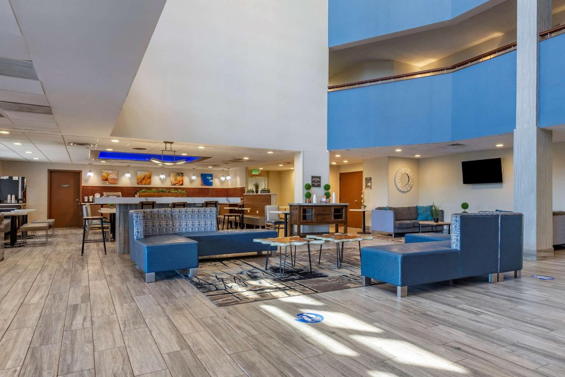 MainStay Suites Horsham - Philadelphia interior in Horsham, PA — gallery photo 2