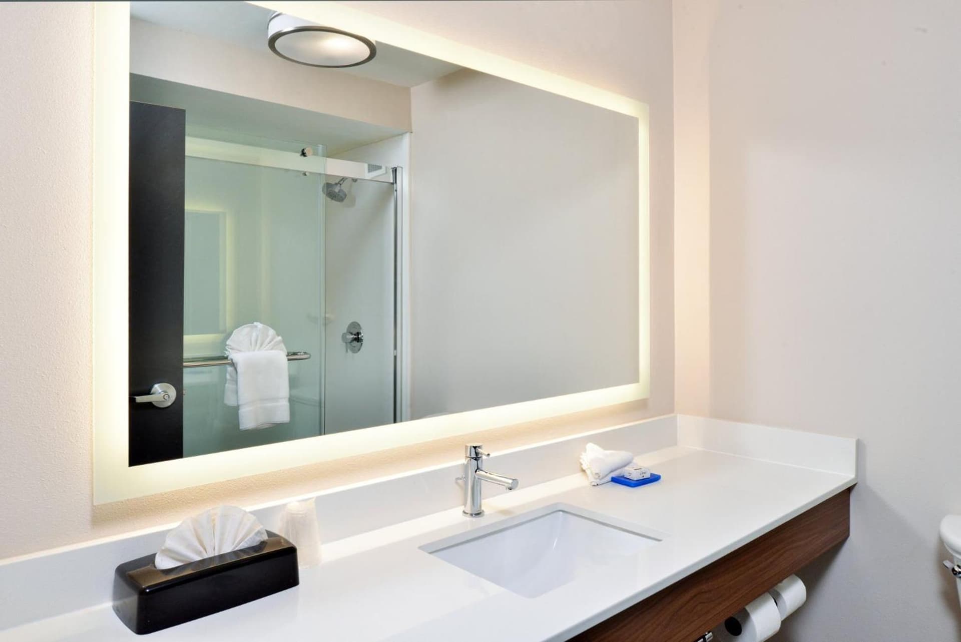 Holiday Inn Express Winston-Salem Medical Ctr Area gallery photo in Winston-Salem, NC — image 40