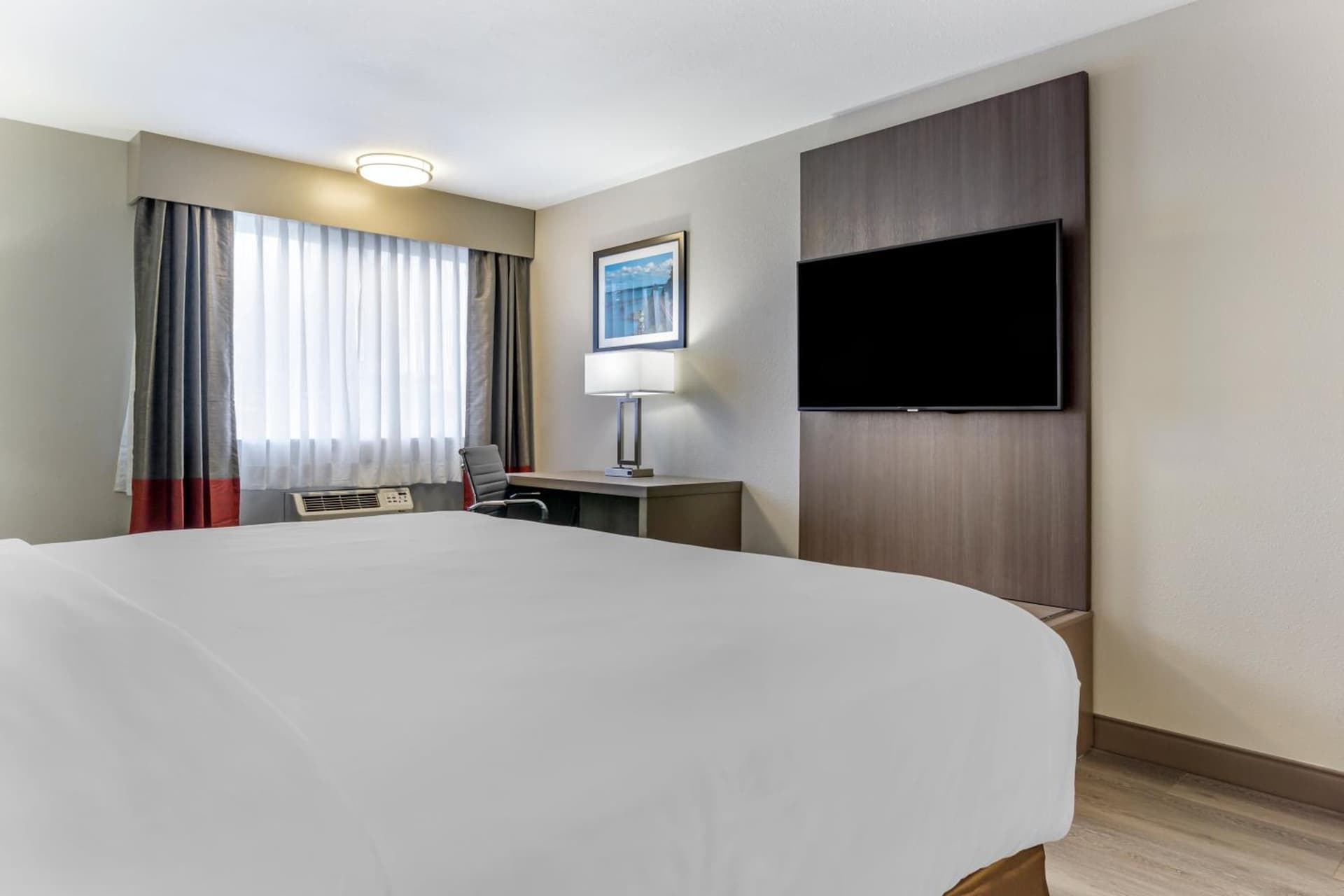 Comfort Inn & Suites Pacific - Auburn gallery photo in Auburn, WA — image 43