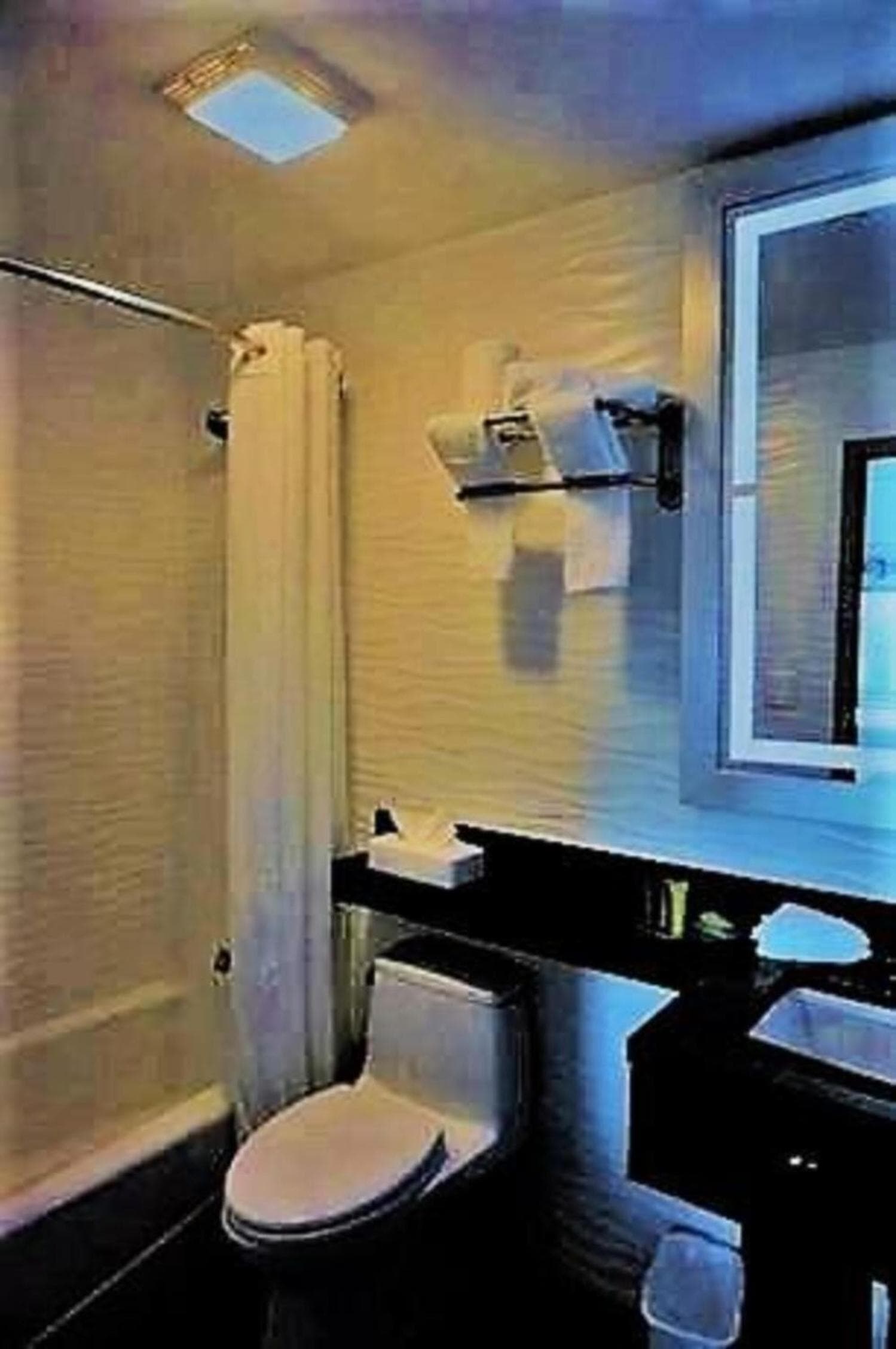Umbrella Hotel gallery photo in Bronx, NY — image 14