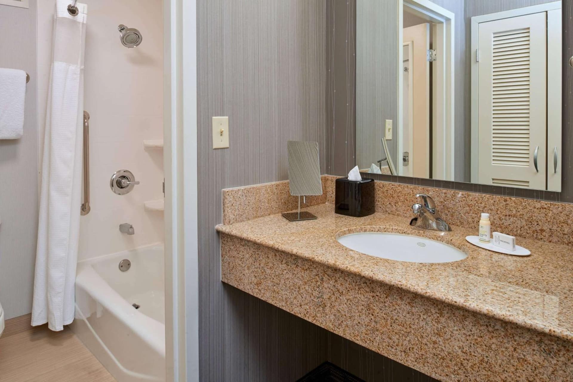 Sonesta Select Indianapolis Carmel gallery photo in Carmel, IN — image 8