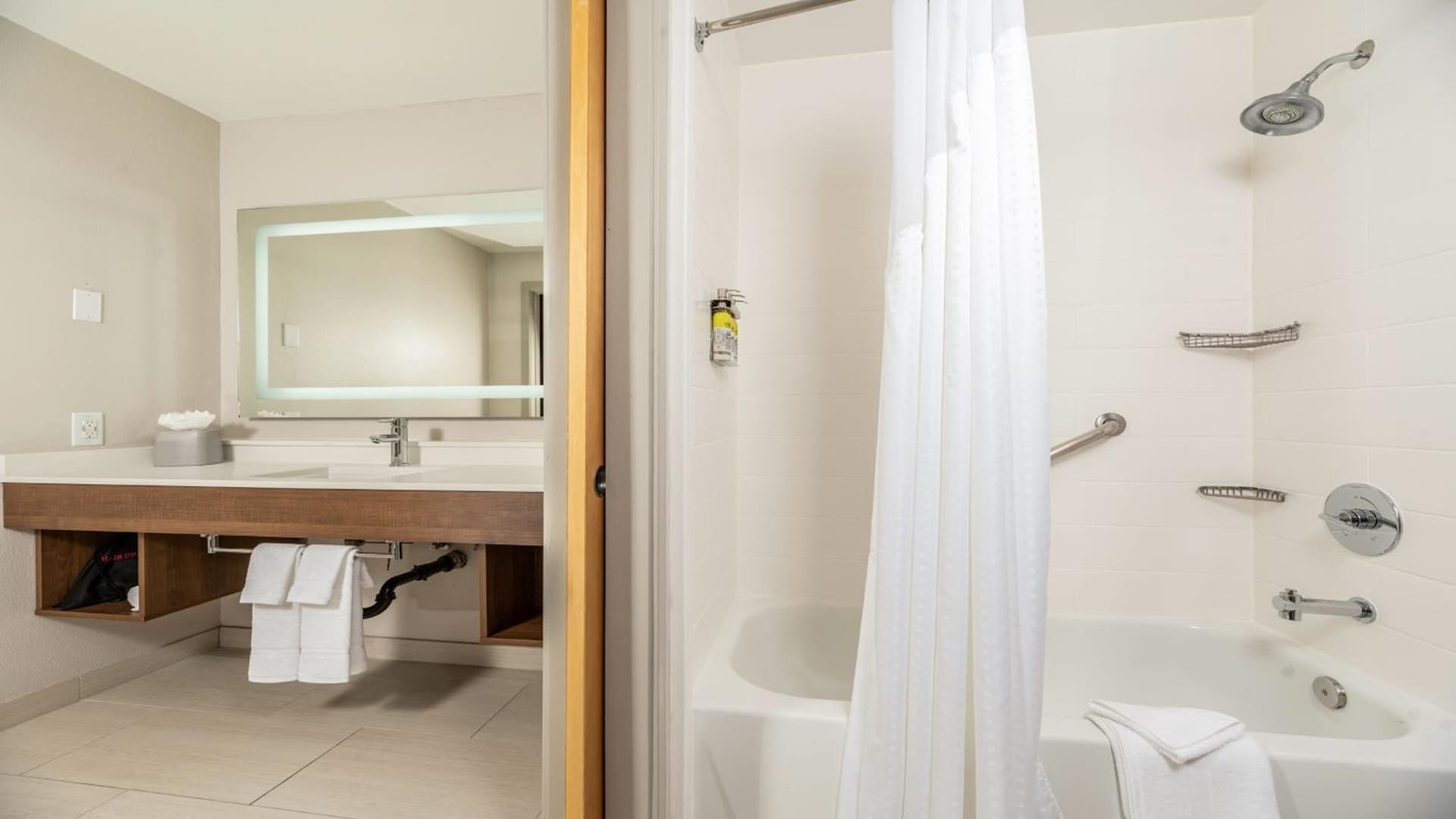Holiday Inn Express Fremont - Milpitas Central by IHG gallery photo in Fremont, CA — image 101