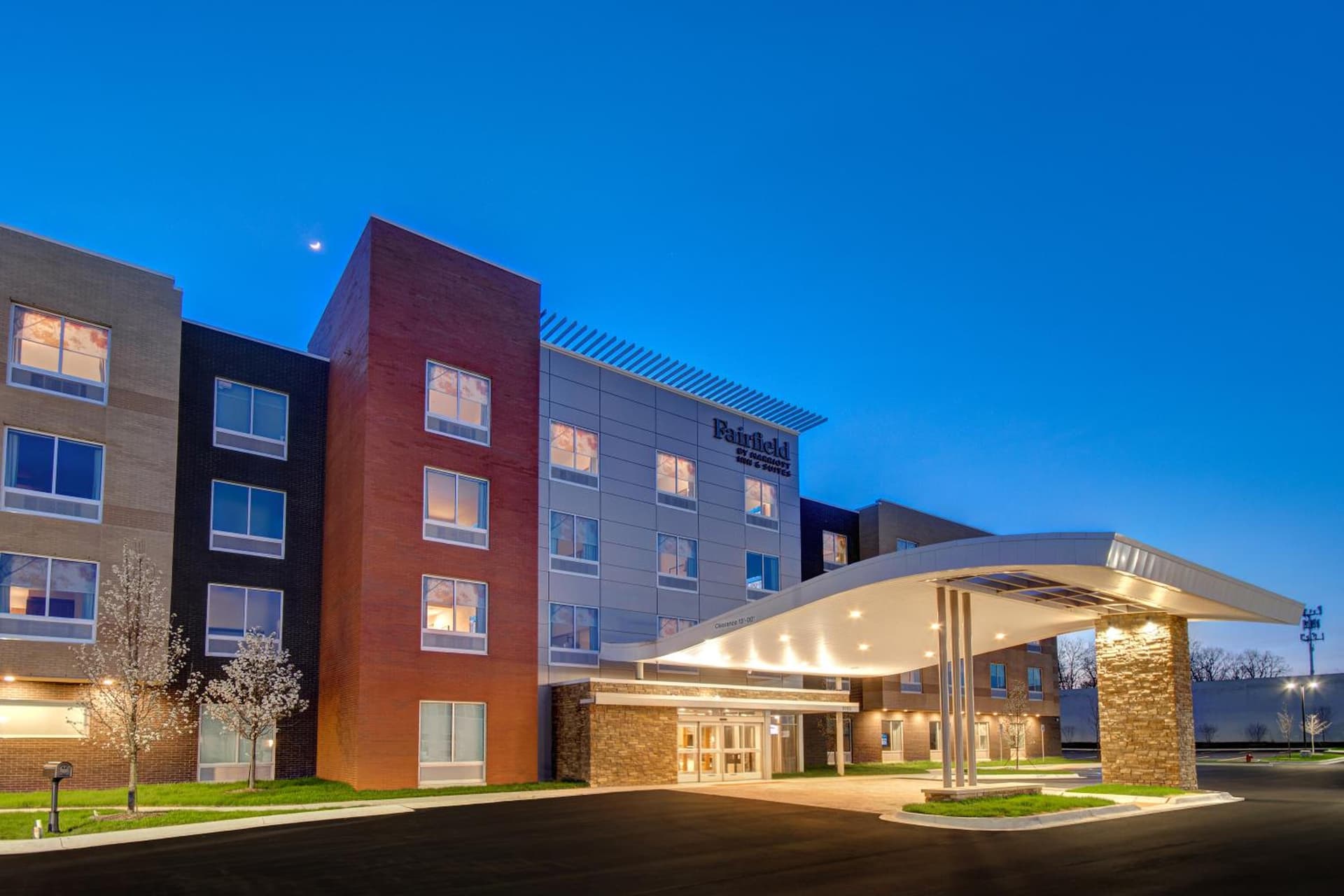 Fairfield by Marriott Inn & Suites Rochester Hills interior in Rochester Hills, MI — gallery photo 2